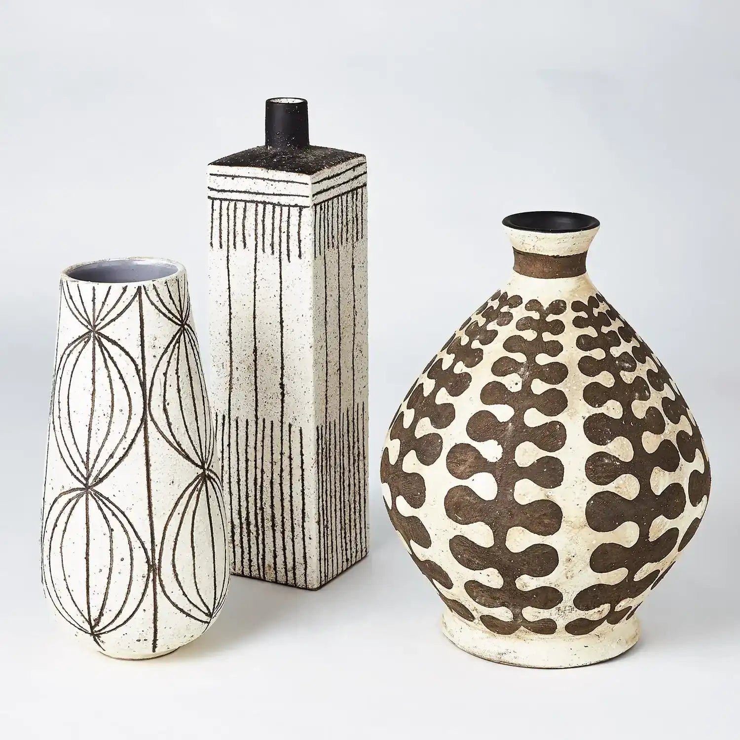 GLOBAL VIEWS INTERLOCK ROUND VASE - Decorative Accents