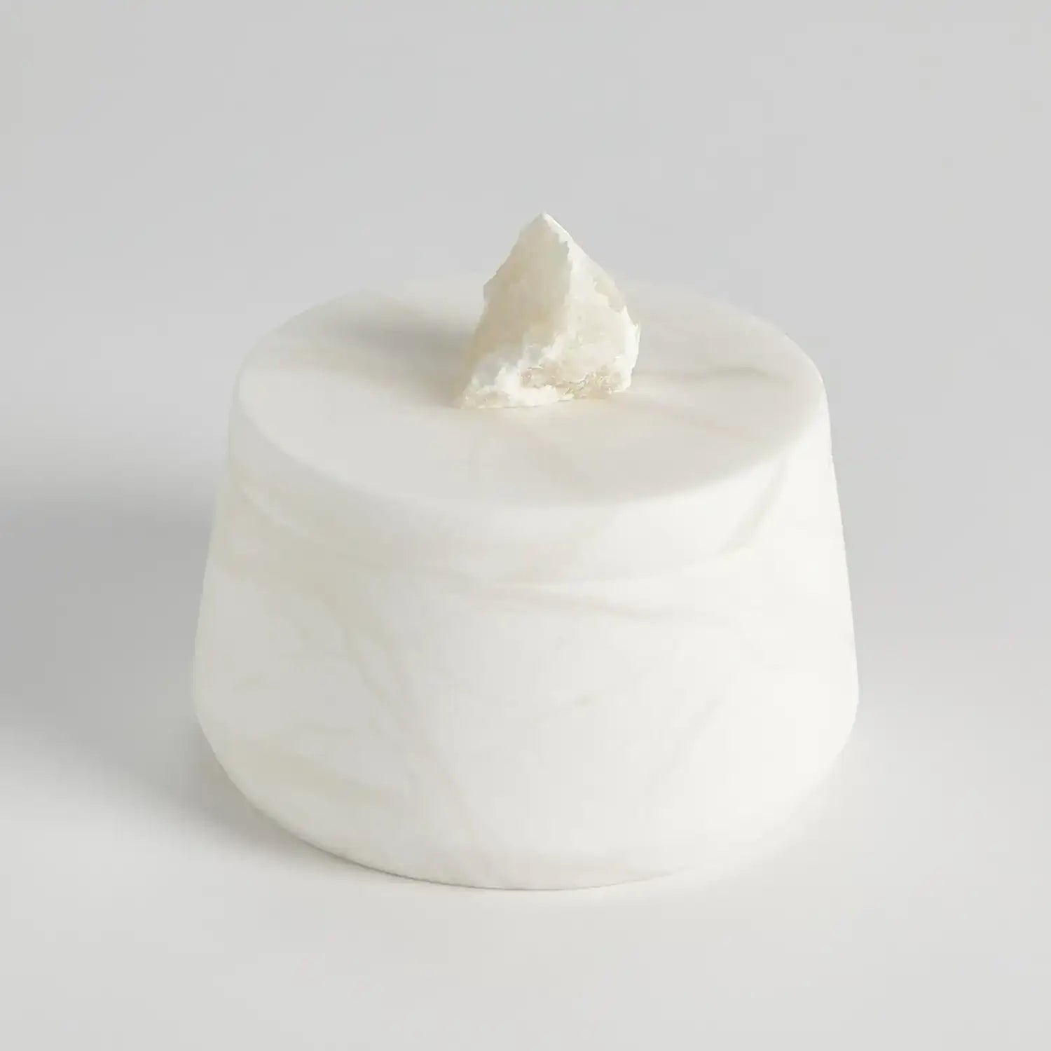 GLOBAL VIEWS ALABASTER TAPERED ROUND BOX W/ROCK FINIAL - Decorative Accents
