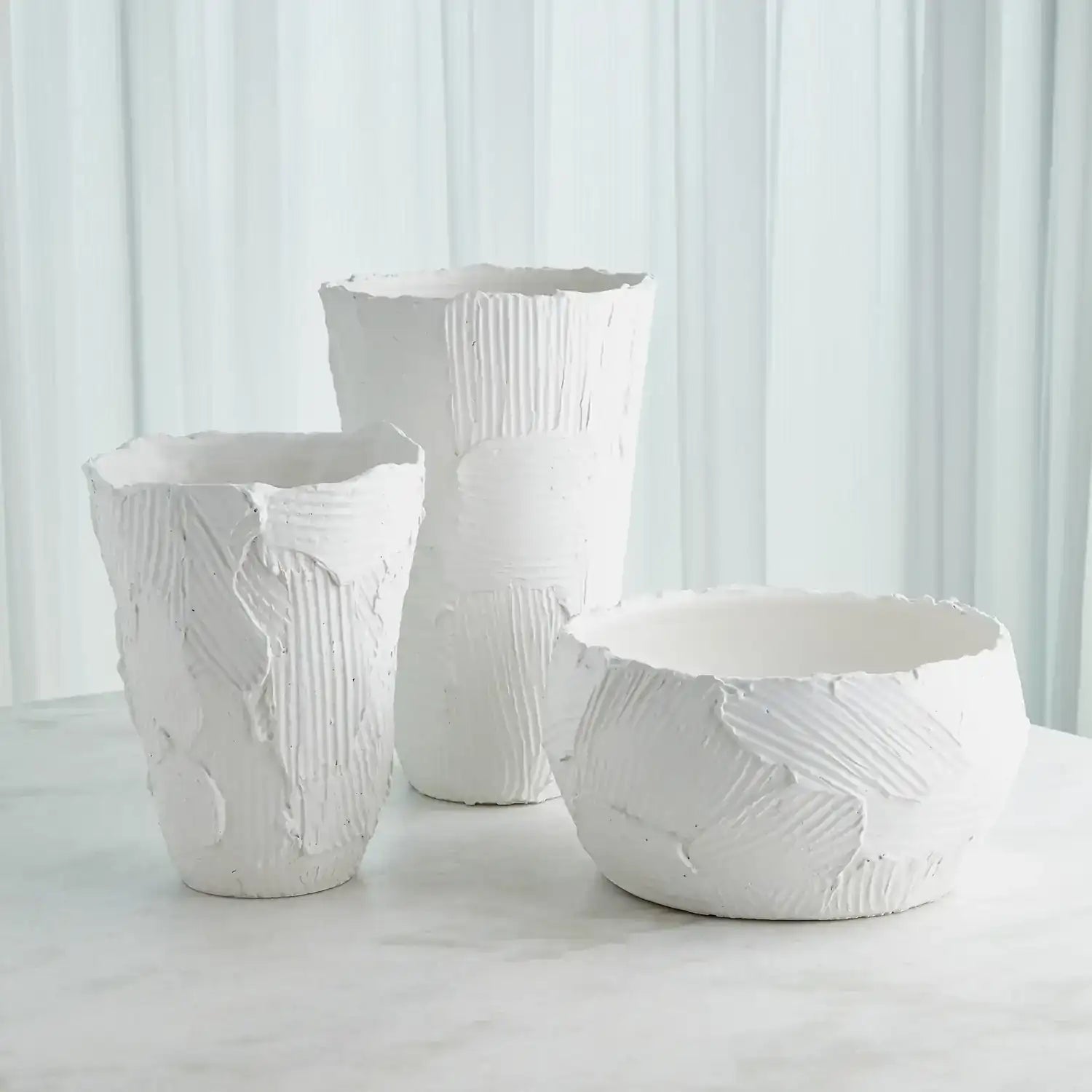 GLOBAL VIEWS CHIP VASE - Decorative Accents
