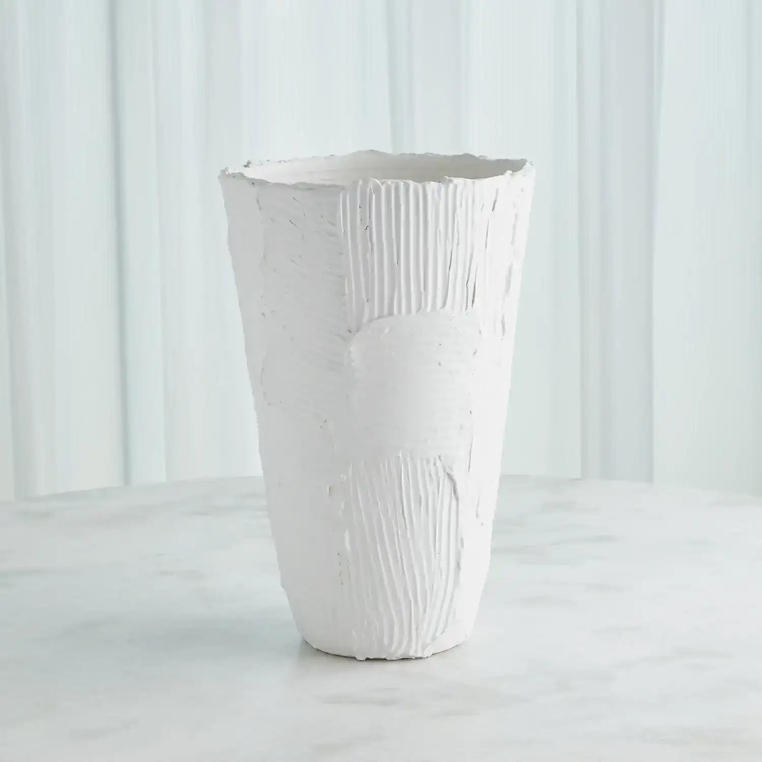 GLOBAL VIEWS CHIP VASE - Decorative Accents
