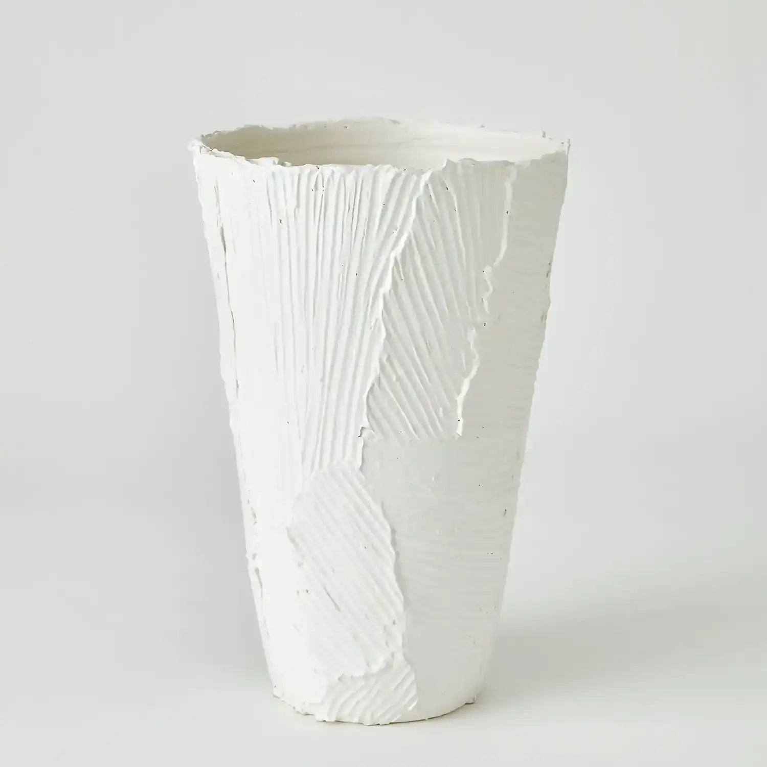 GLOBAL VIEWS CHIP VASE - Decorative Accents