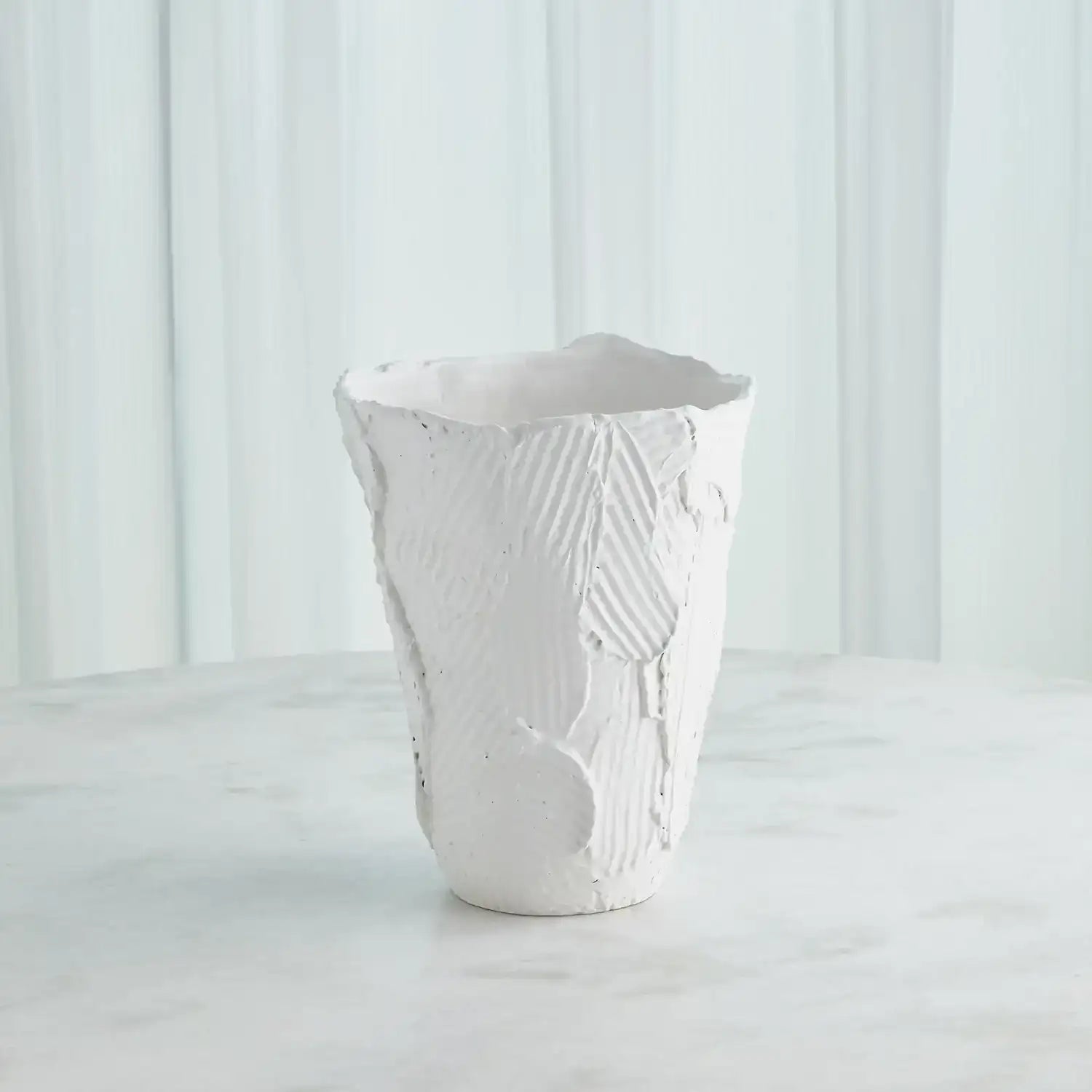 GLOBAL VIEWS CHIP VASE - Decorative Accents