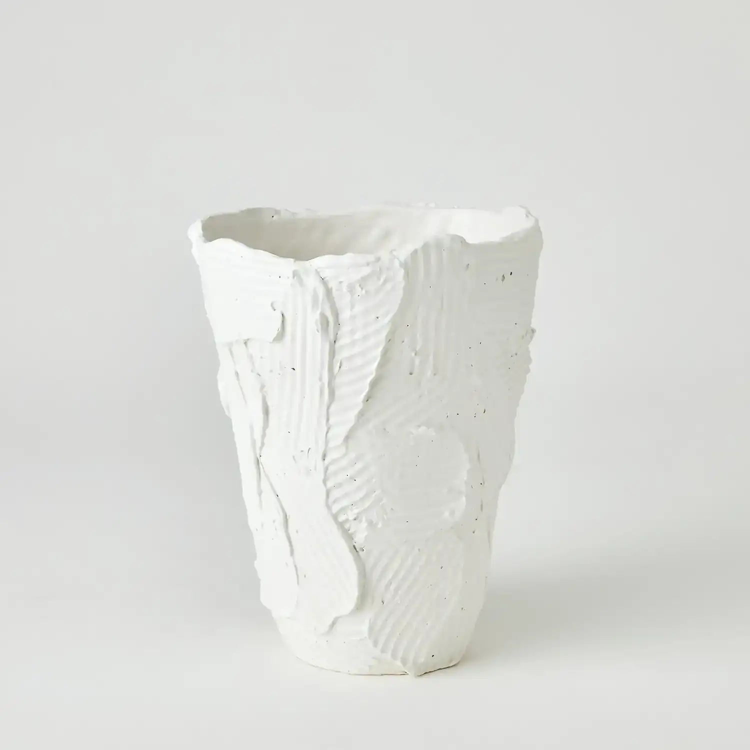 GLOBAL VIEWS CHIP VASE - Decorative Accents