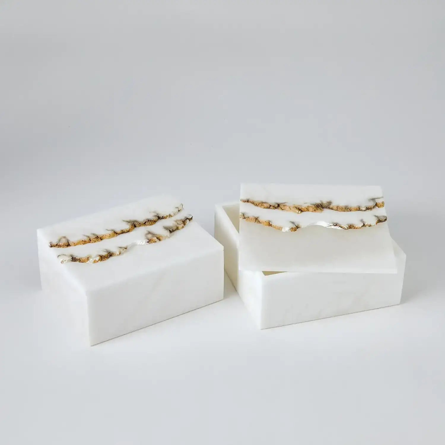GLOBAL VIEWS TERRAIN ALABASTER BOX - Decorative Accents