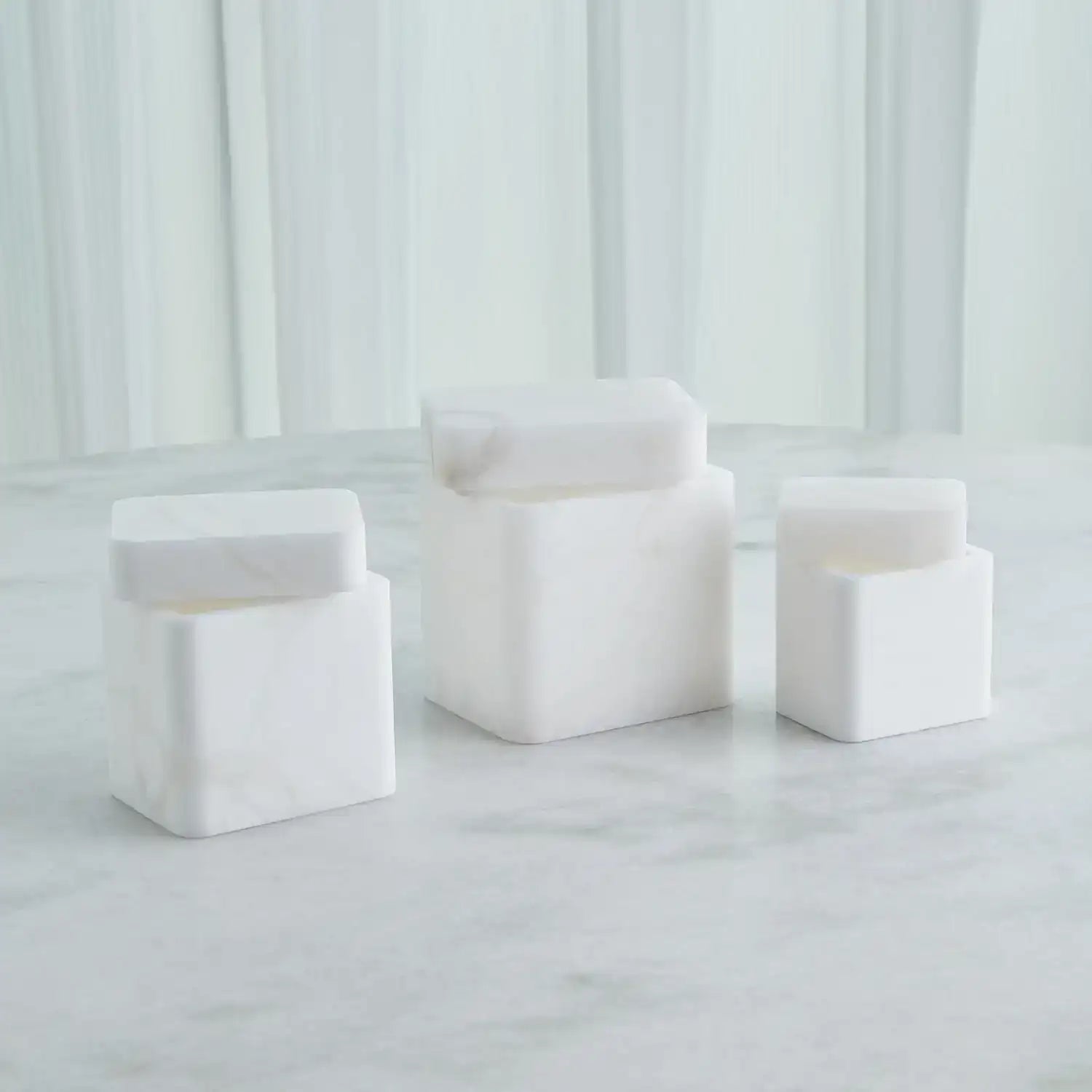 GLOBAL VIEWS RAGGIO ALABASTER BOX - Decorative Accents