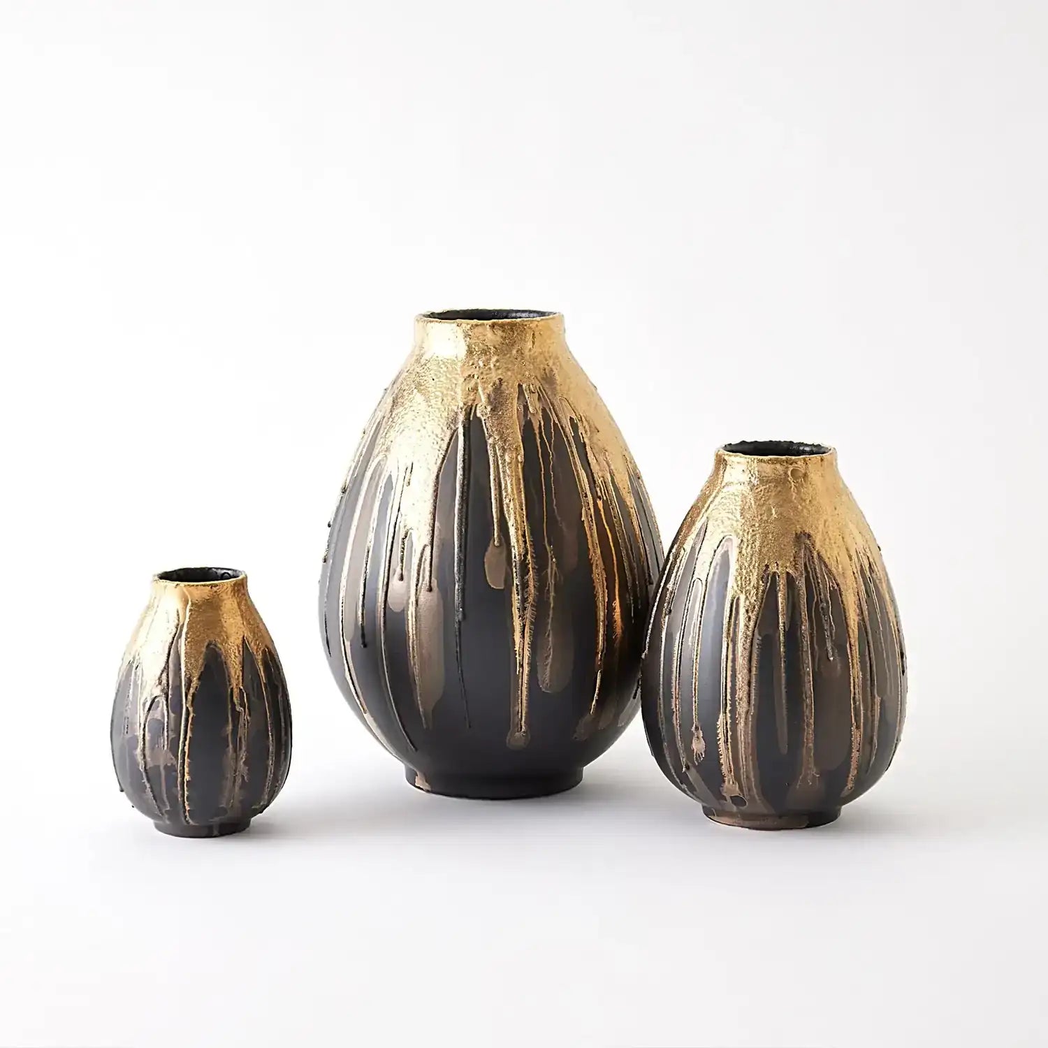 GLOBAL VIEWS CAULDRON VASE - Decorative Accents