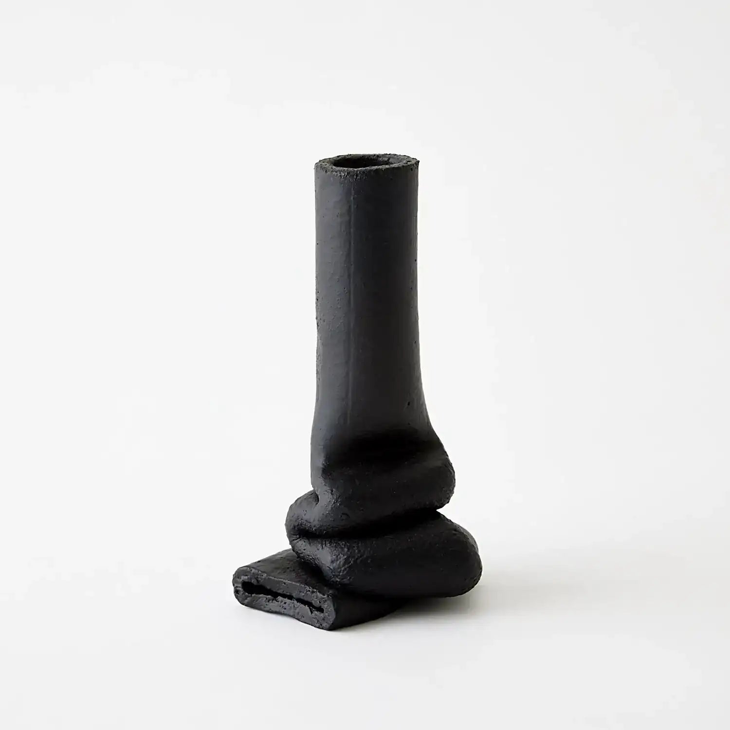GLOBAL VIEWS SQUOZE VASE - Decorative Accents