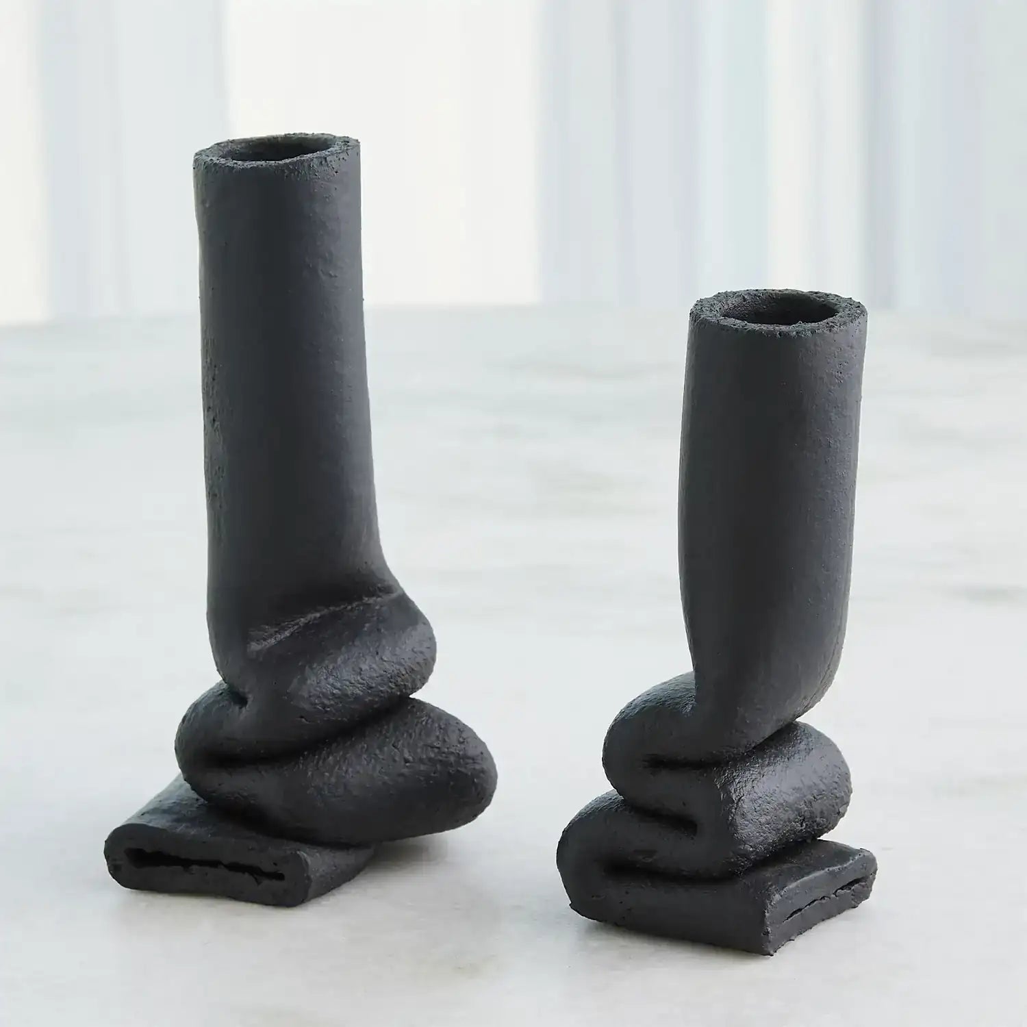 GLOBAL VIEWS SQUOZE VASE - Decorative Accents