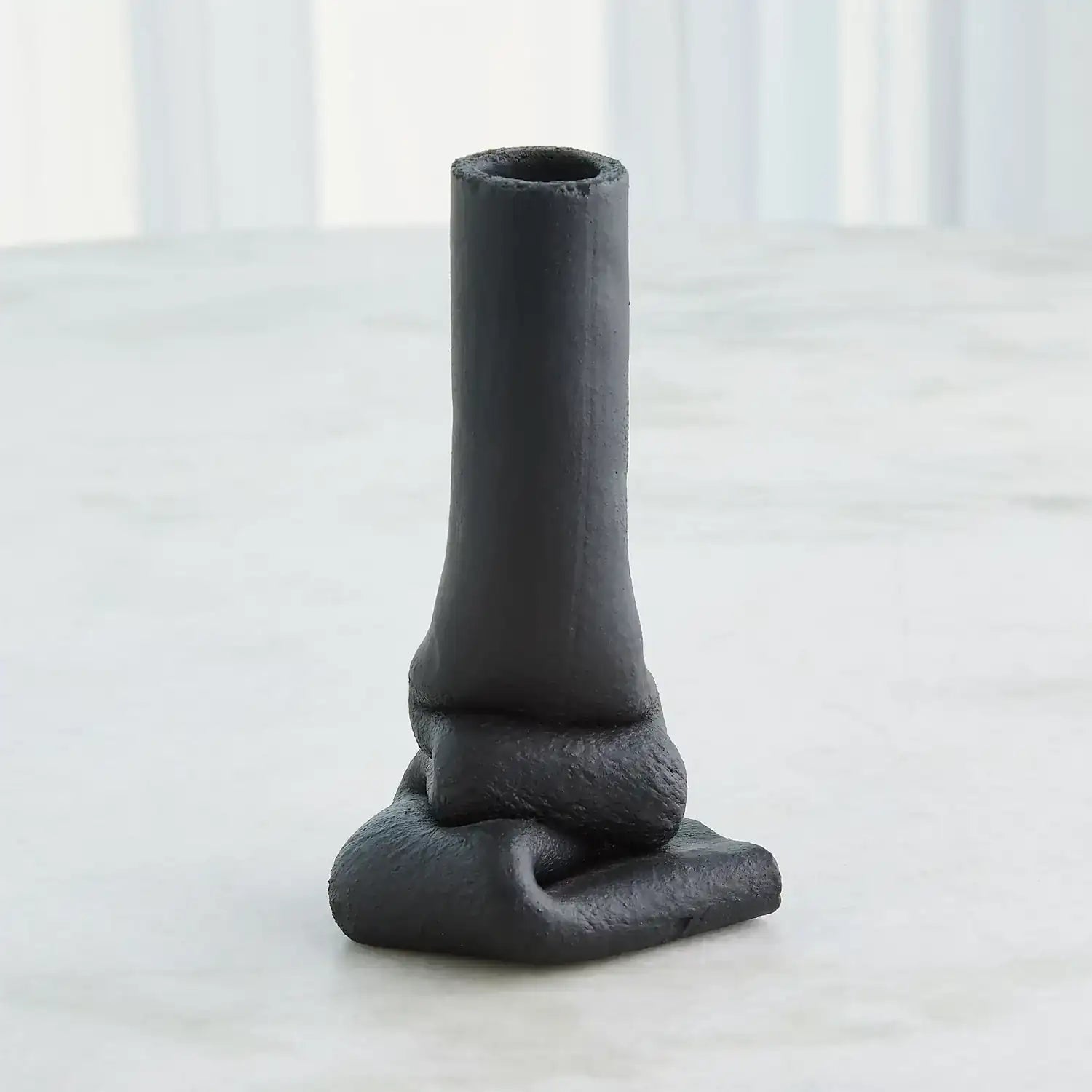 GLOBAL VIEWS SQUOZE VASE - Decorative Accents