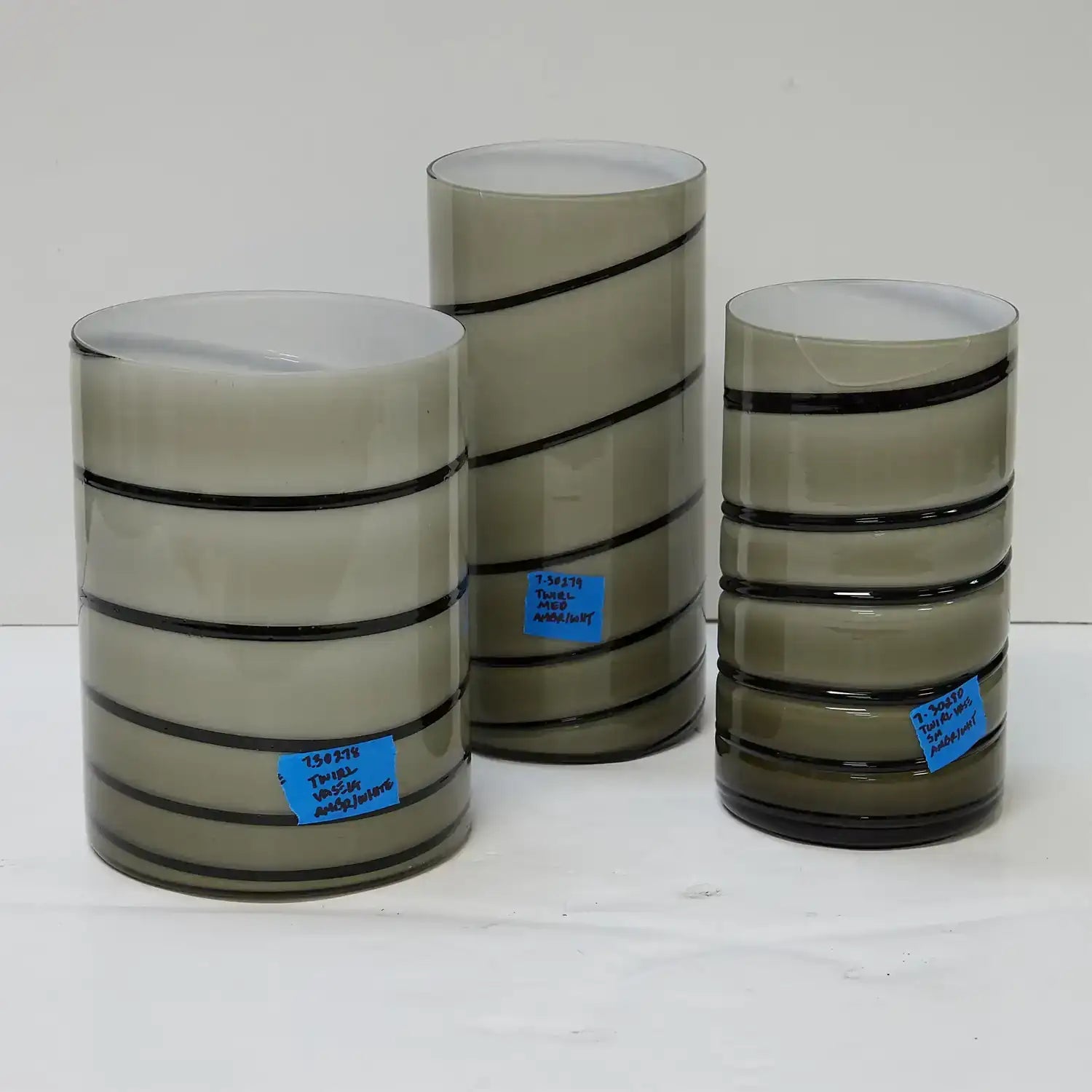 GLOBAL VIEWS TWIRL VASE - Art