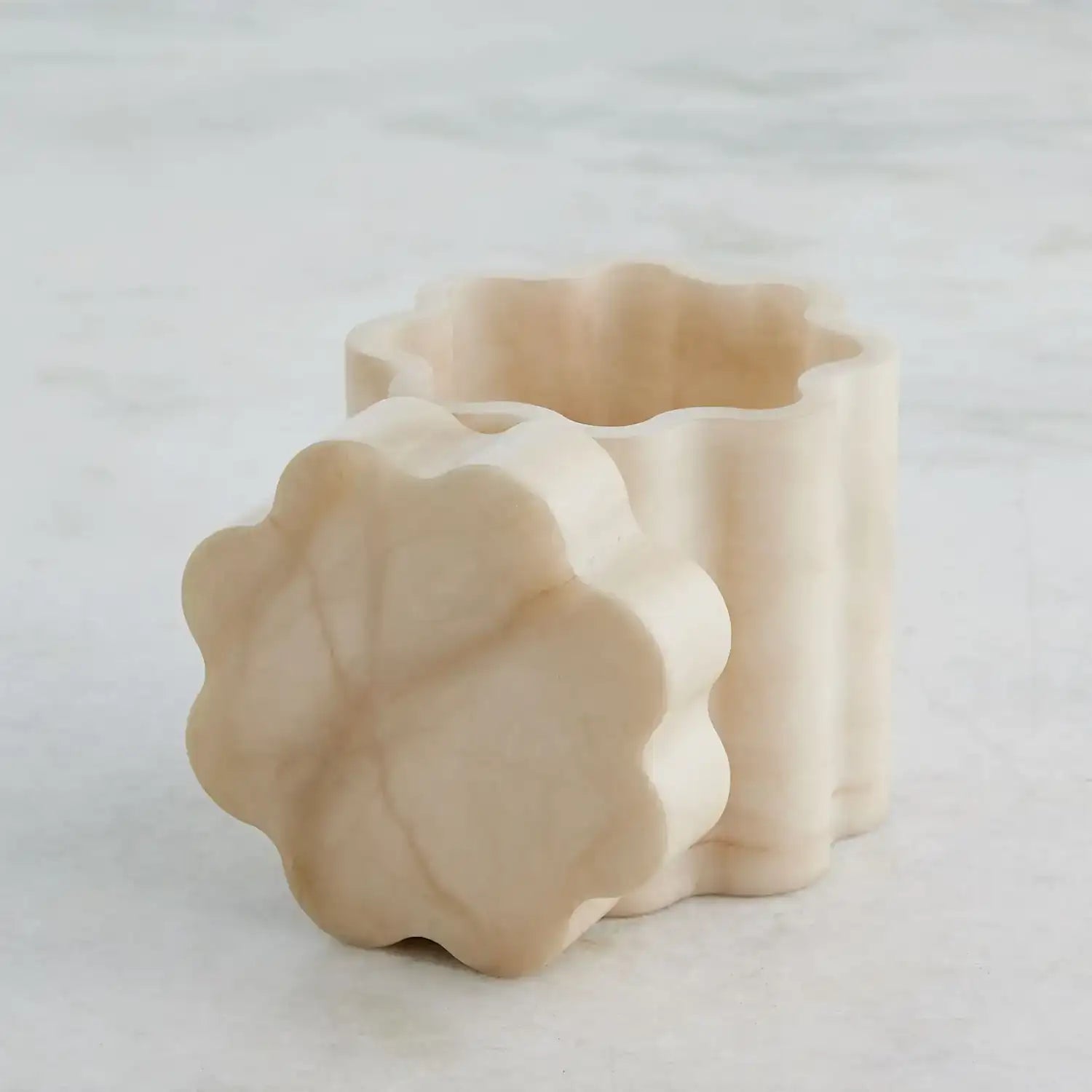 GLOBAL VIEWS CUMULUS ALABASTER TALL BOX