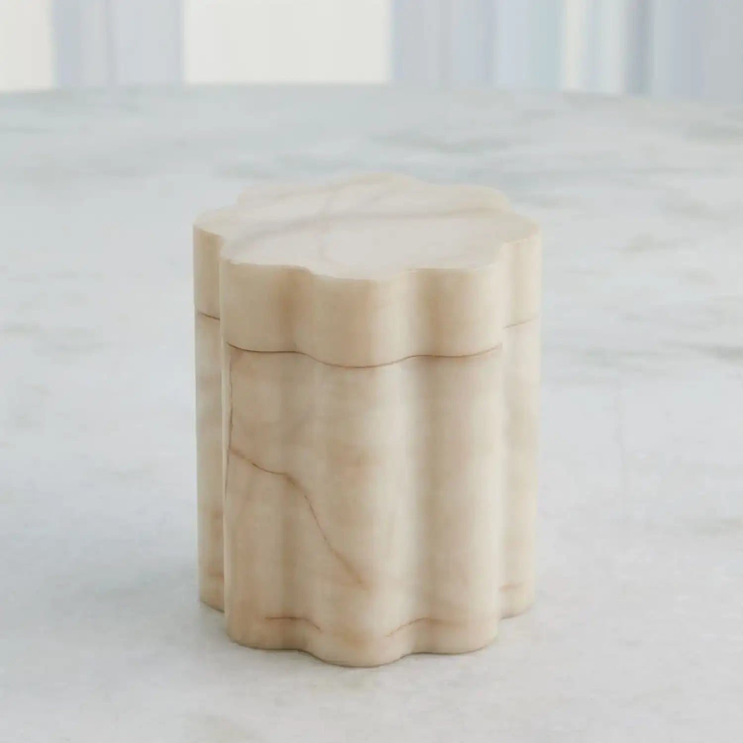 GLOBAL VIEWS CUMULUS ALABASTER TALL BOX