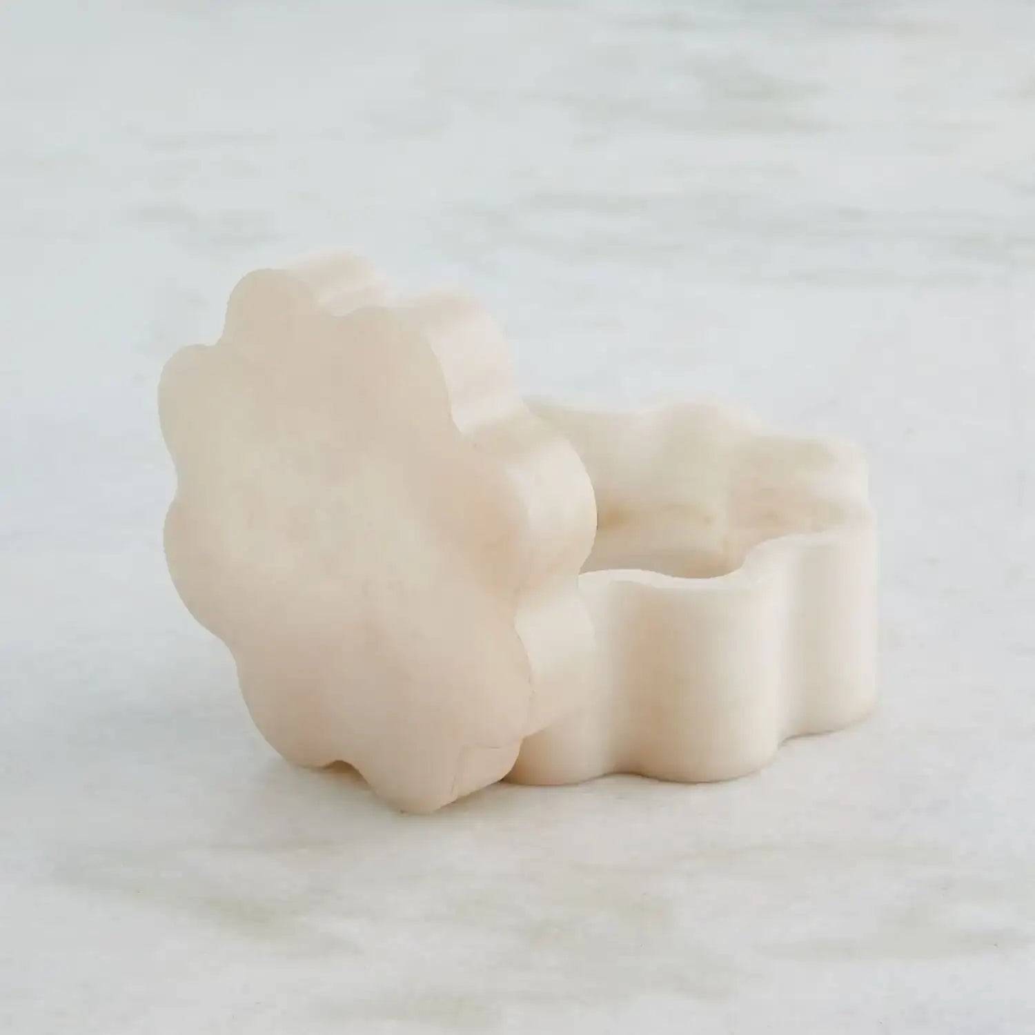 GLOBAL VIEWS CUMULUS ALABASTER WIDE BOX