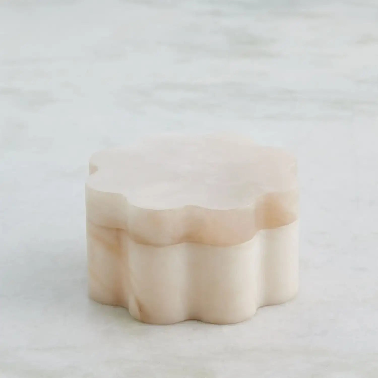 GLOBAL VIEWS CUMULUS ALABASTER WIDE BOX