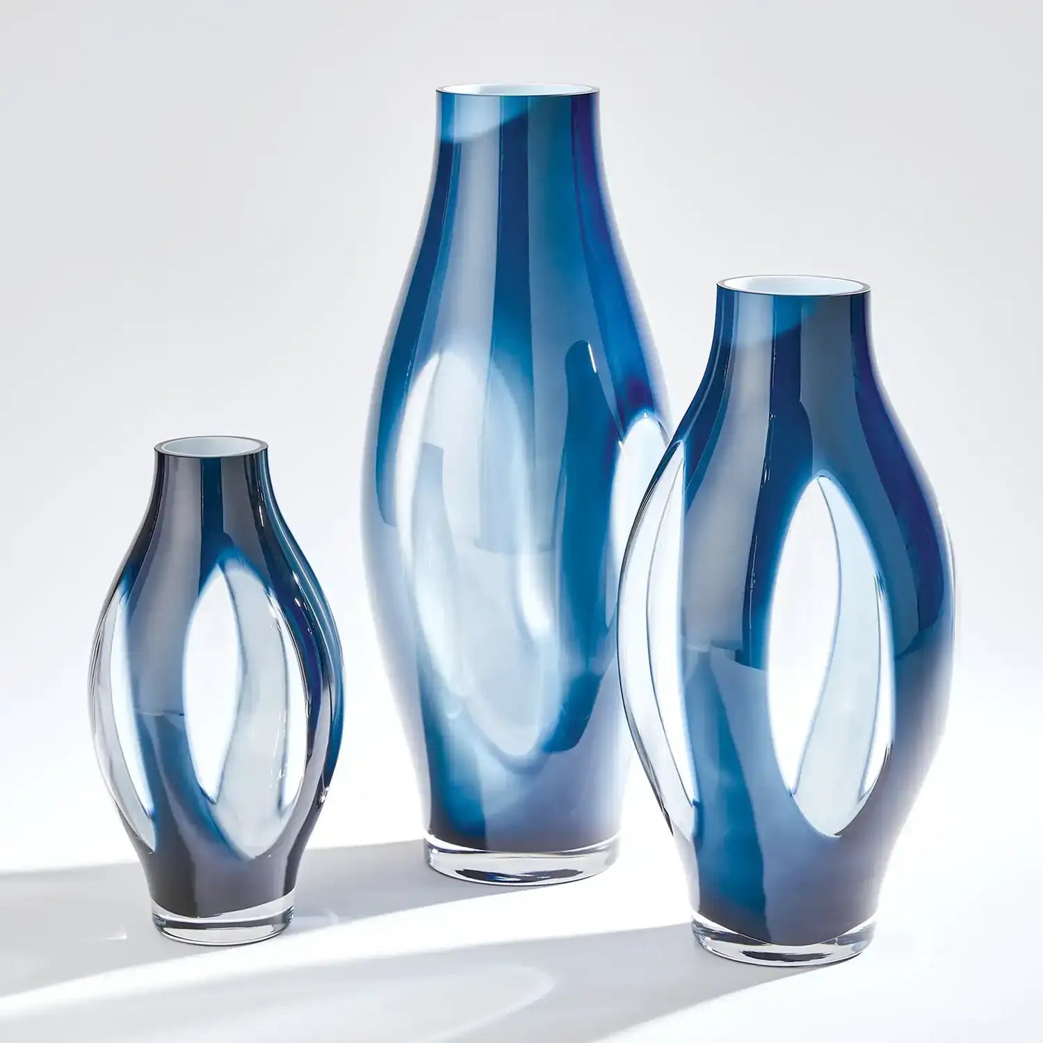 GLOBAL VIEWS FLY THROUGH VASE - Art