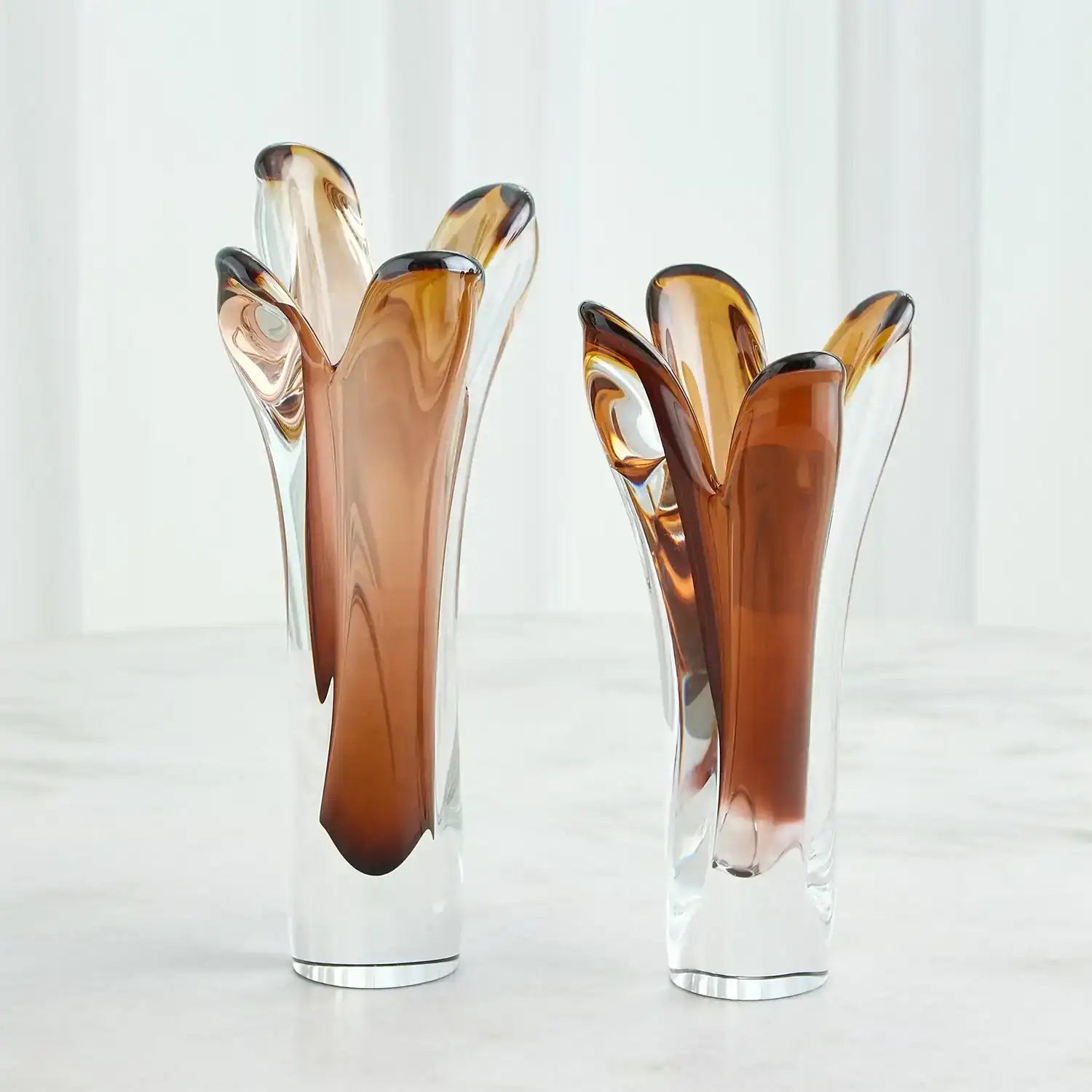 GLOBAL VIEWS IRIS VASE - Art