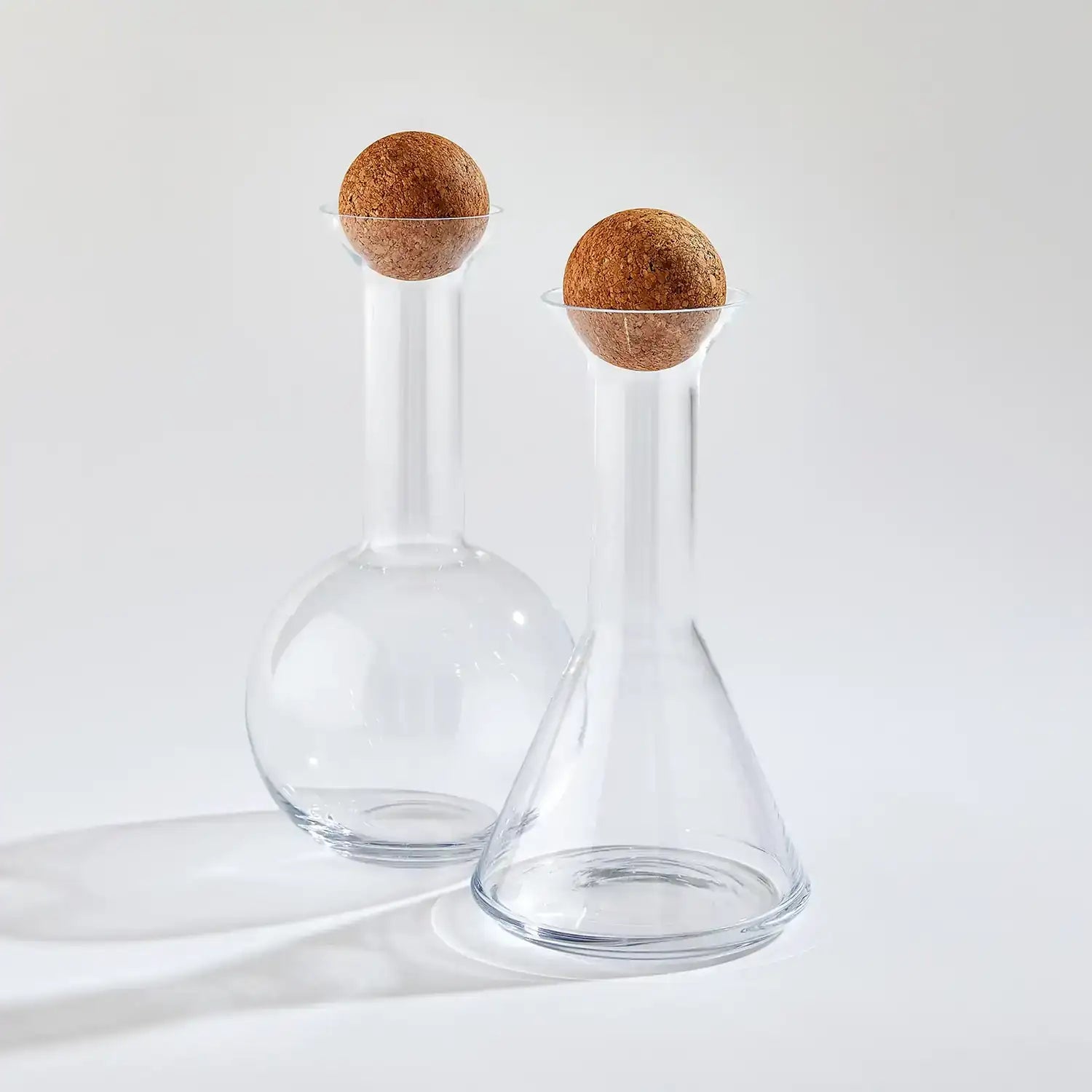 GLOBAL VIEWS CHEMISTRY TRIANGLE DECANTER W/CORK STOPPER - Decorative Accents