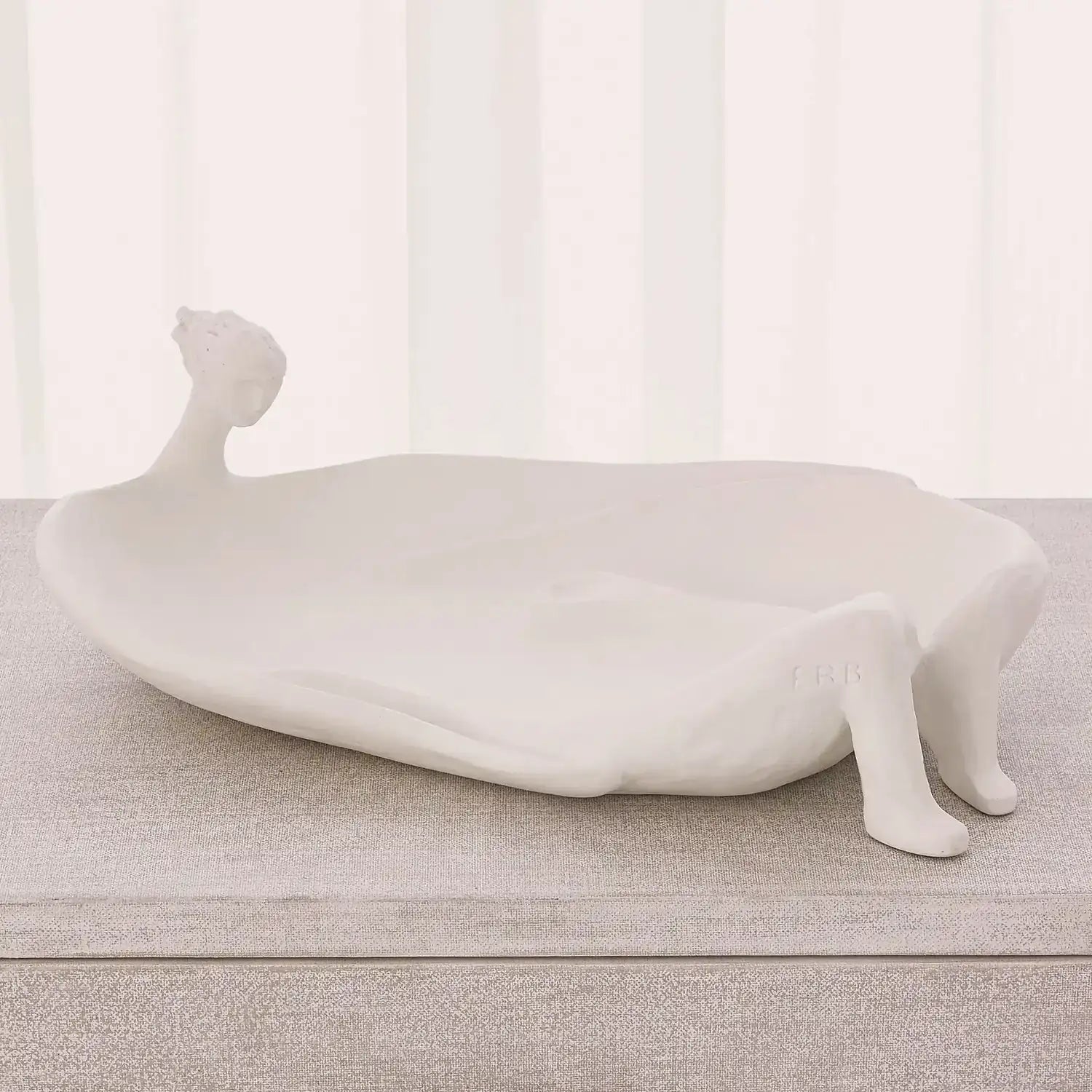 GLOBAL VIEWS LA FEMME BAIGNOIRE - Decorative Accents