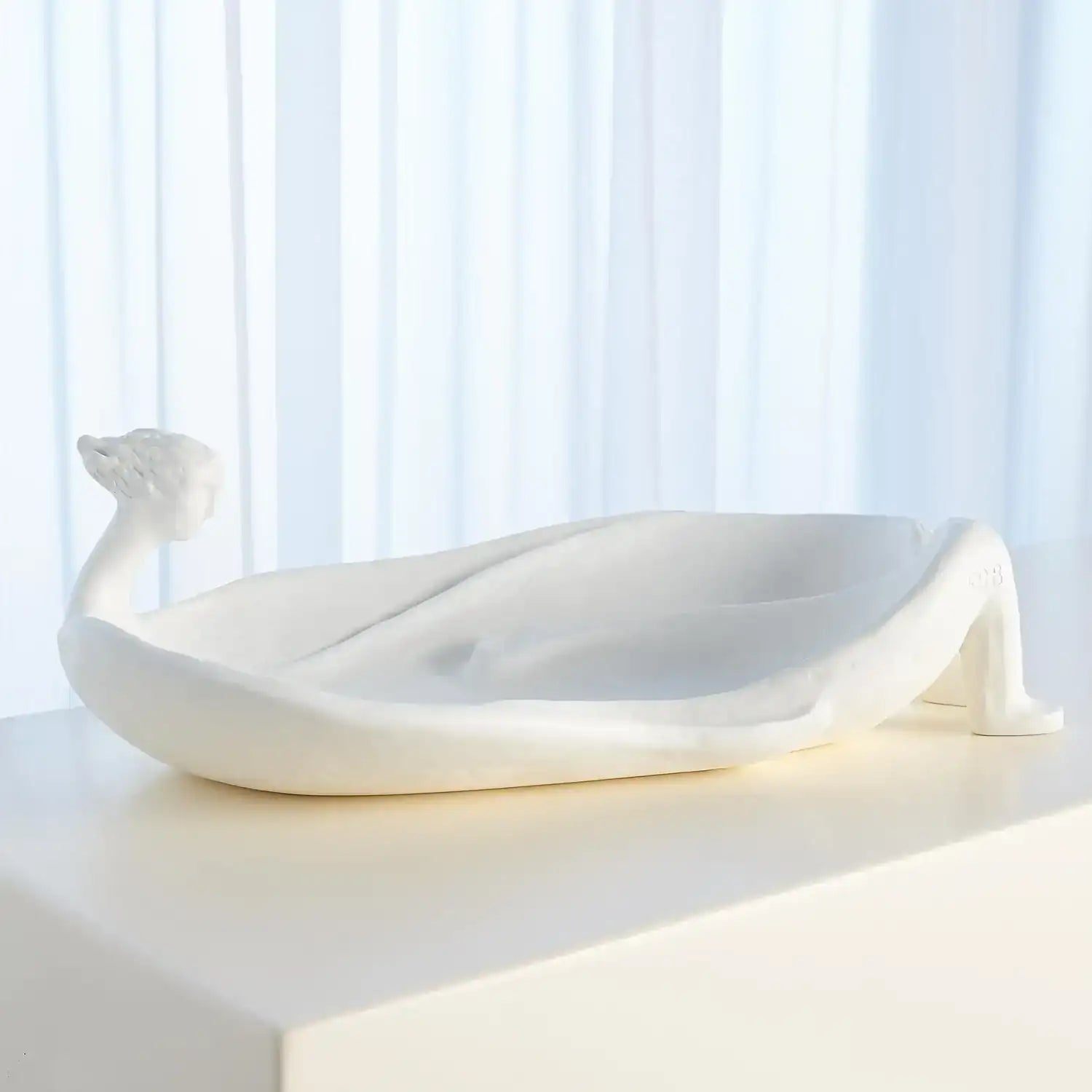 GLOBAL VIEWS LA FEMME BAIGNOIRE - Decorative Accents