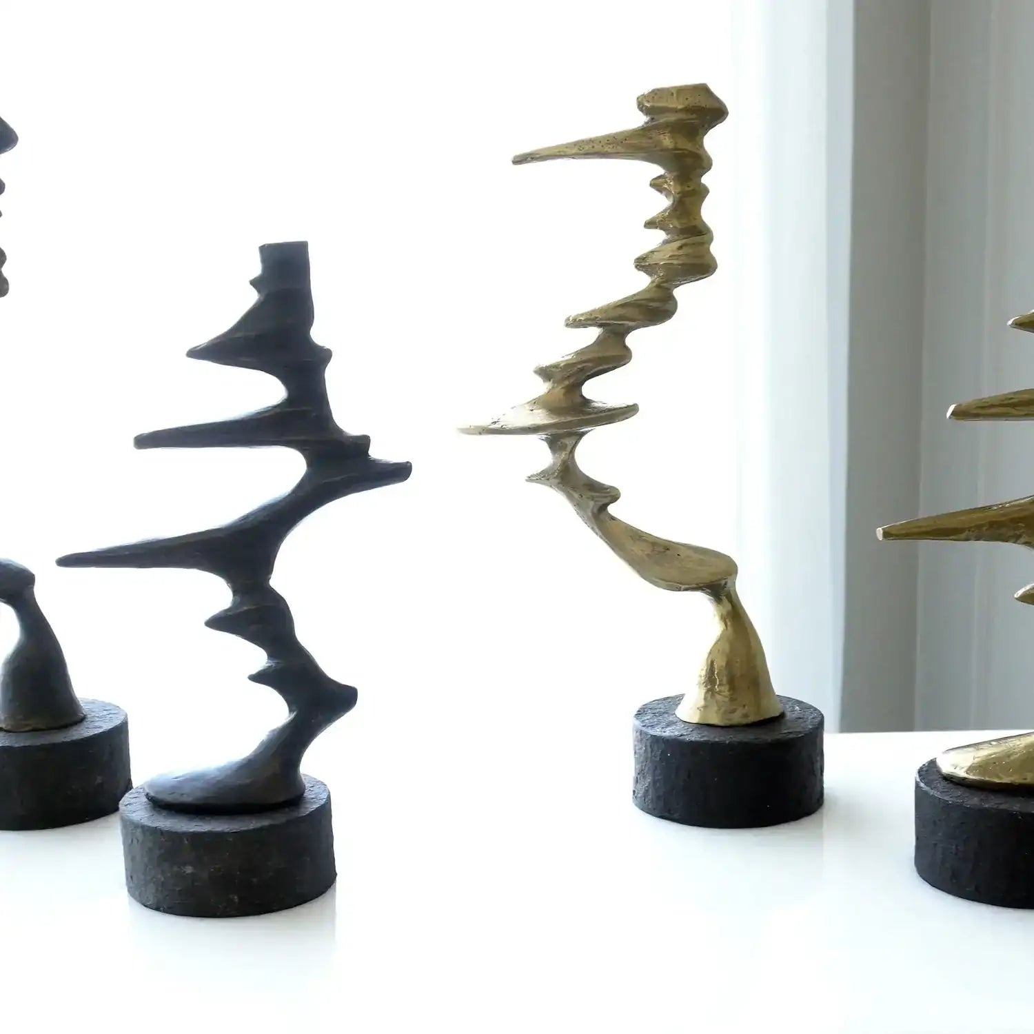 GLOBAL VIEWS WIND BLOWN SCULPTURE - Decorative Accents