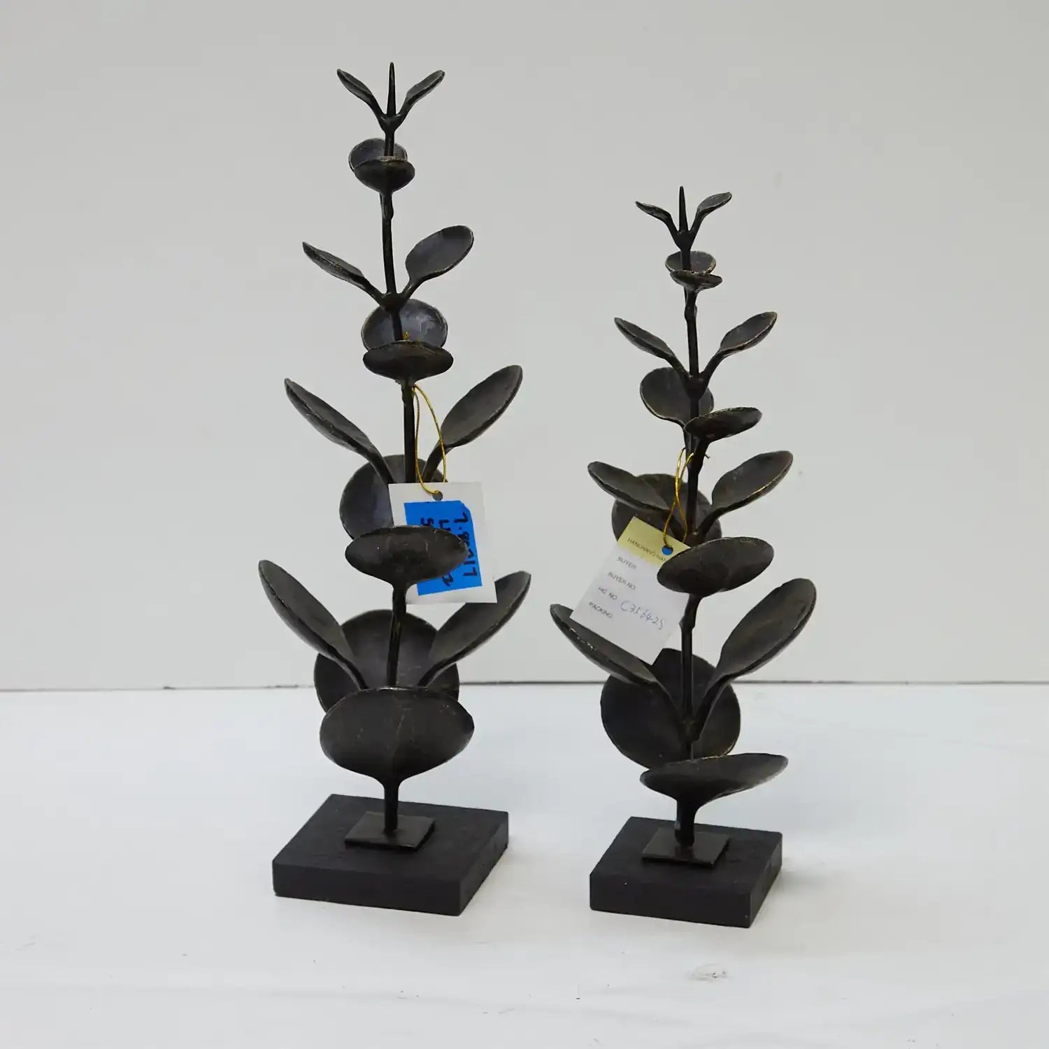 GLOBAL VIEWS LIANA SCULPTURE - Decorative Accents
