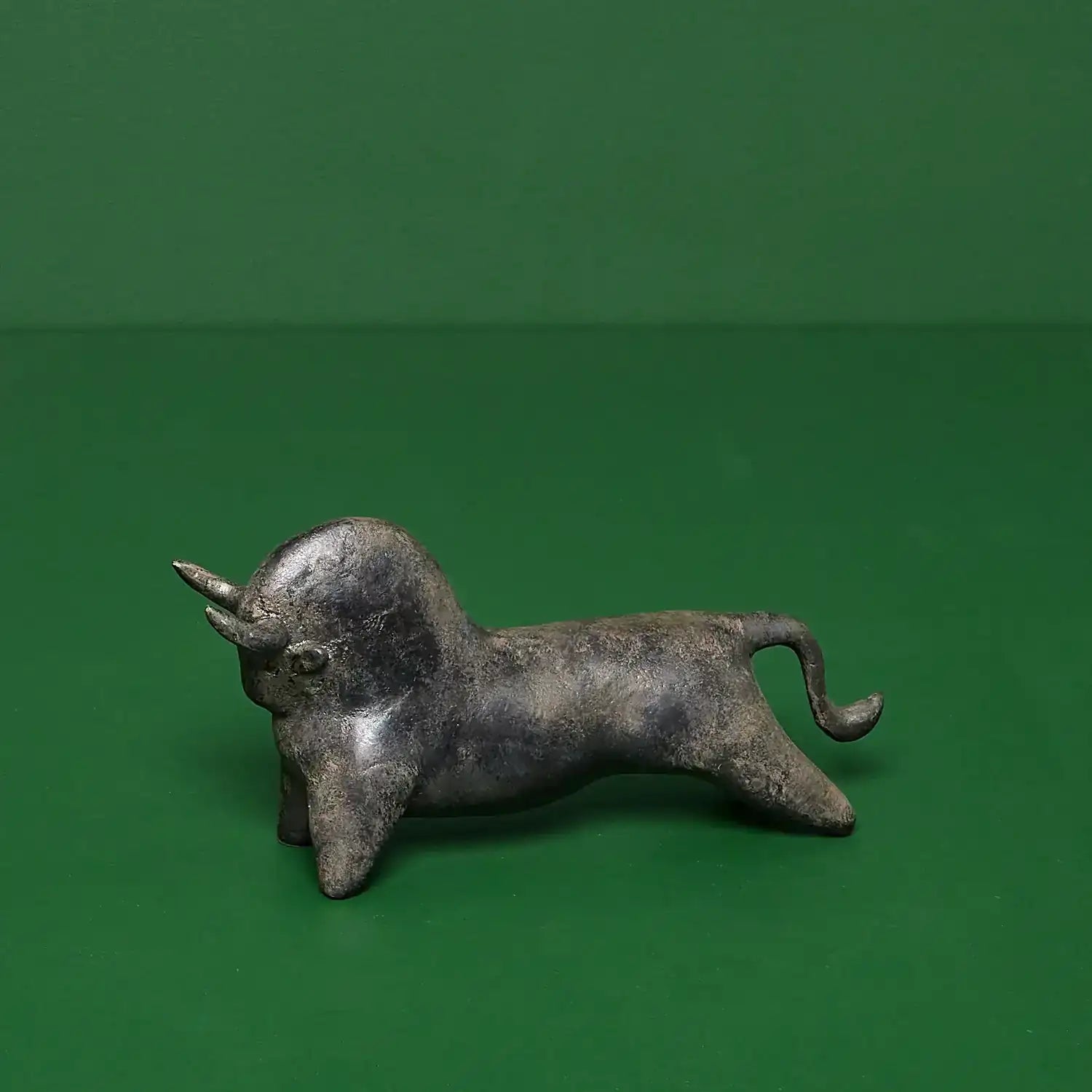 GLOBAL VIEWS SAMPSON BULL SCULPTURE - Decorative Accents