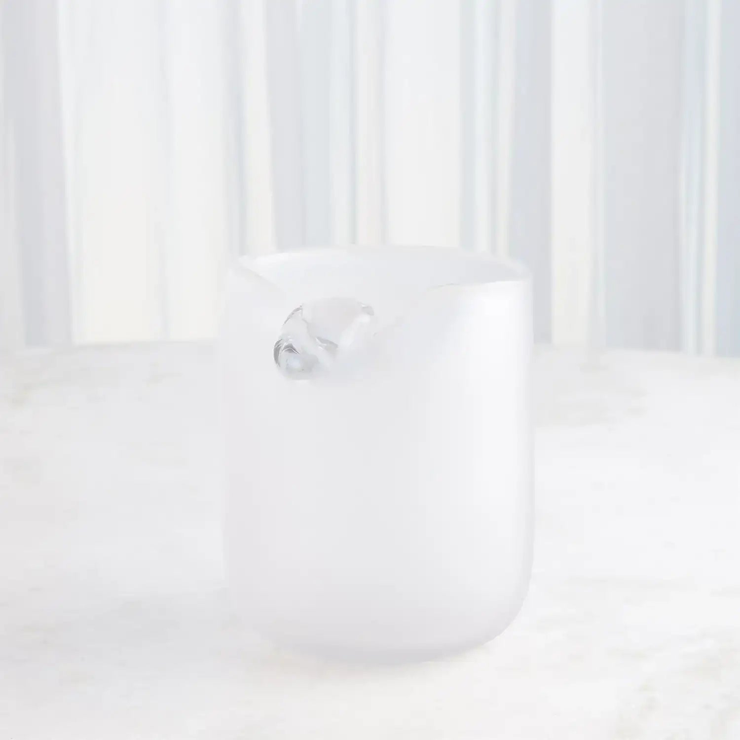 GLOBAL VIEWS POISE VASE - Decorative Accents