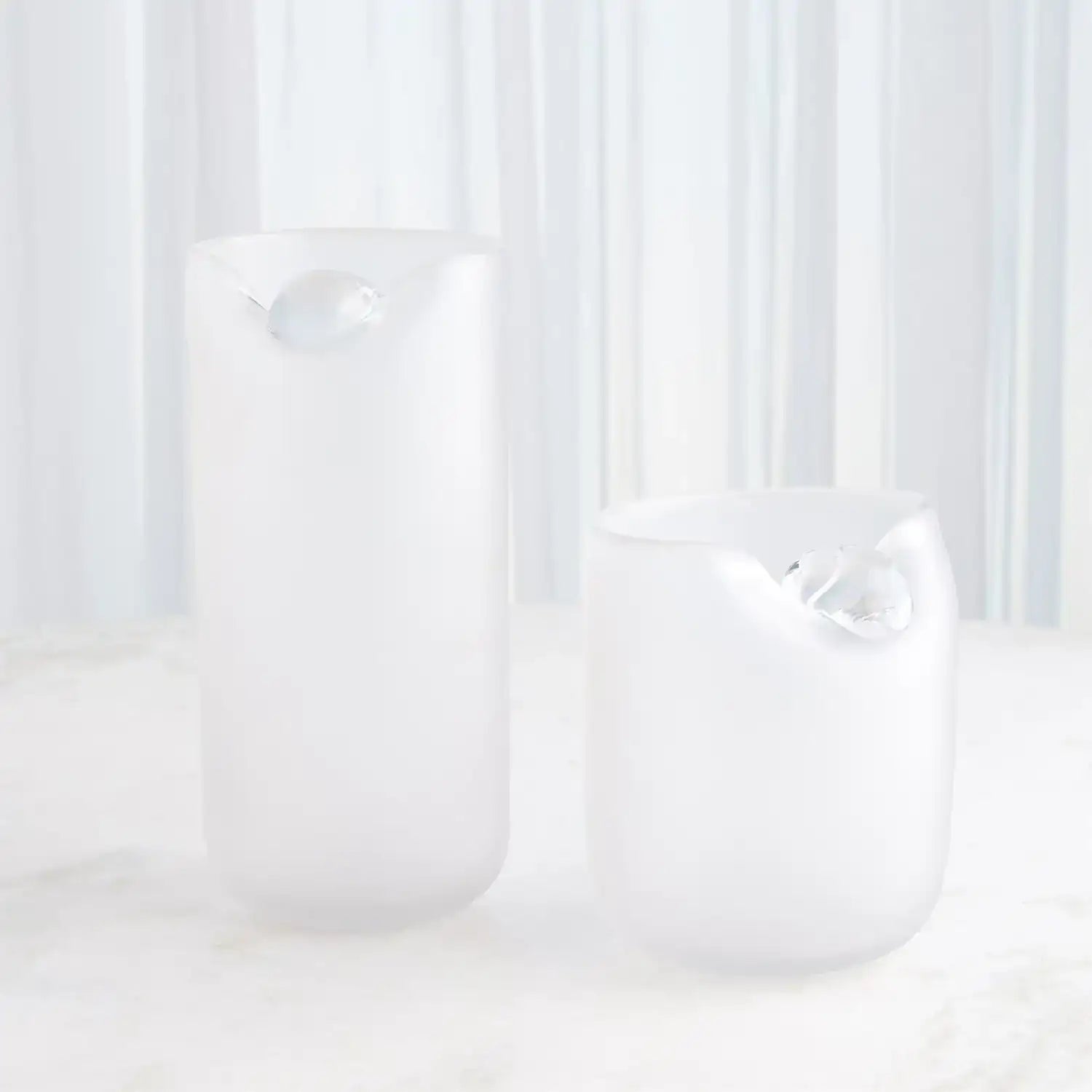 GLOBAL VIEWS POISE VASE - Decorative Accents