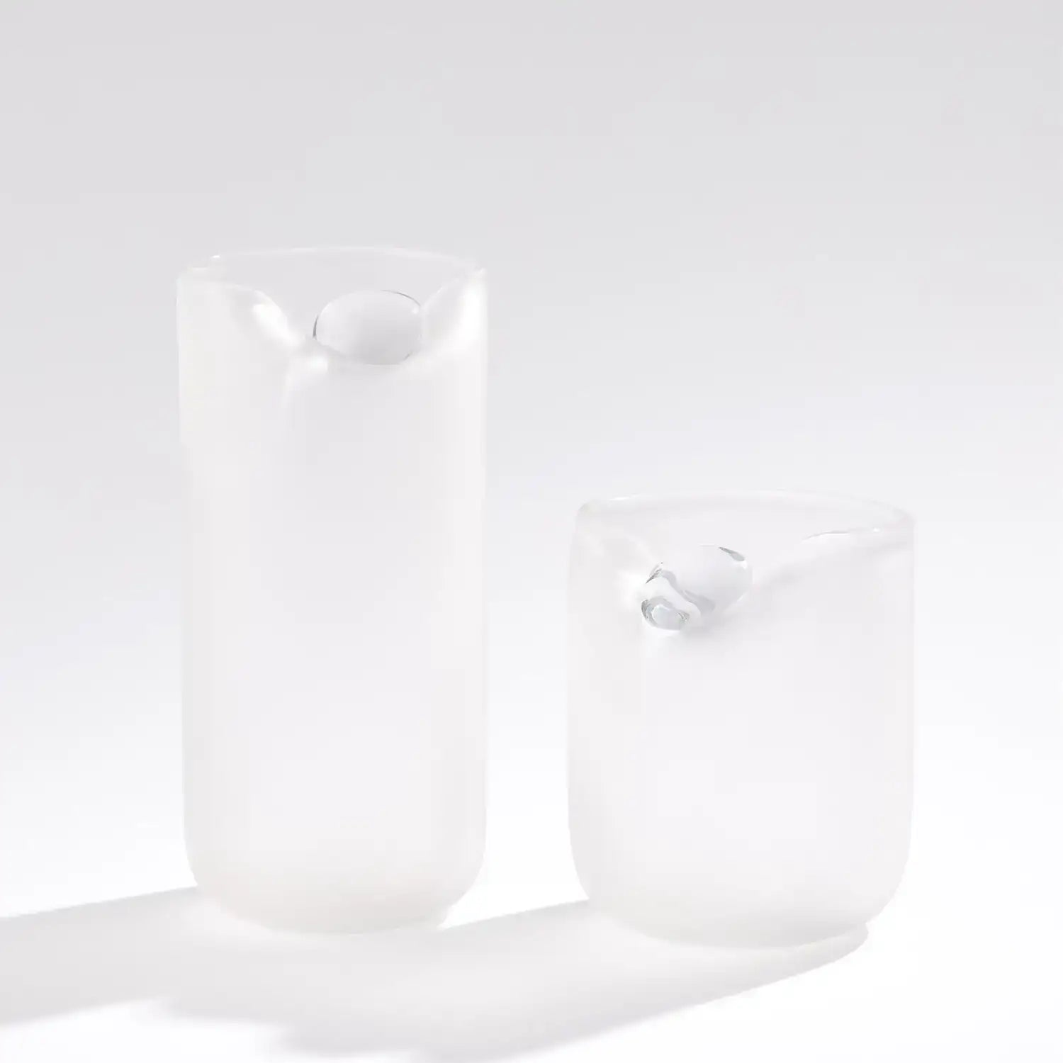 GLOBAL VIEWS POISE VASE - Decorative Accents