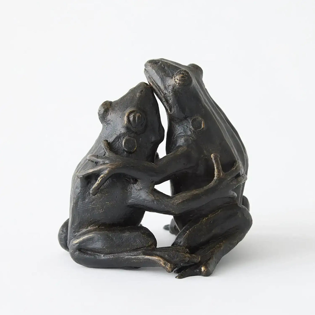 GLOBAL VIEWS HUGGING FROG SCULPTURE - Decorative Accents