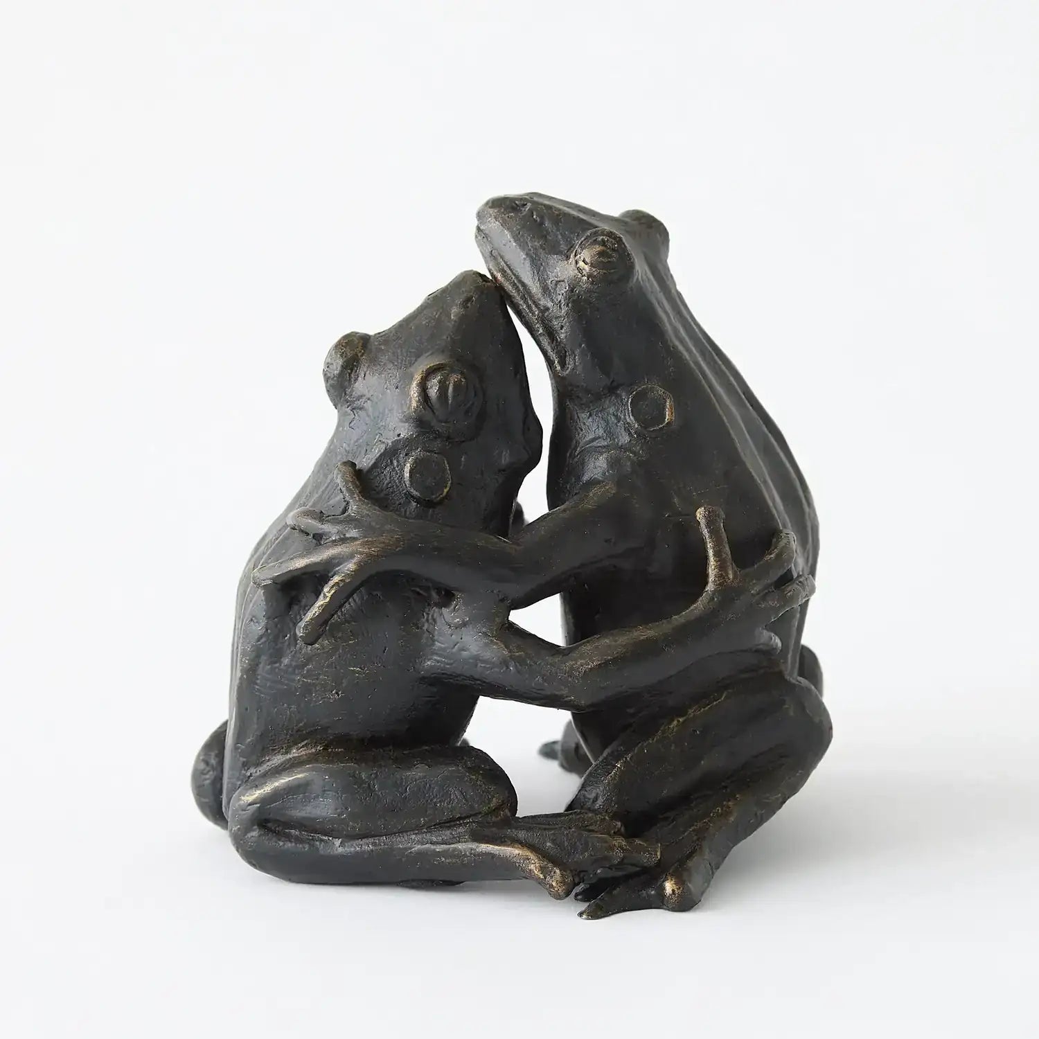 GLOBAL VIEWS HUGGING FROG SCULPTURE - Decorative Accents
