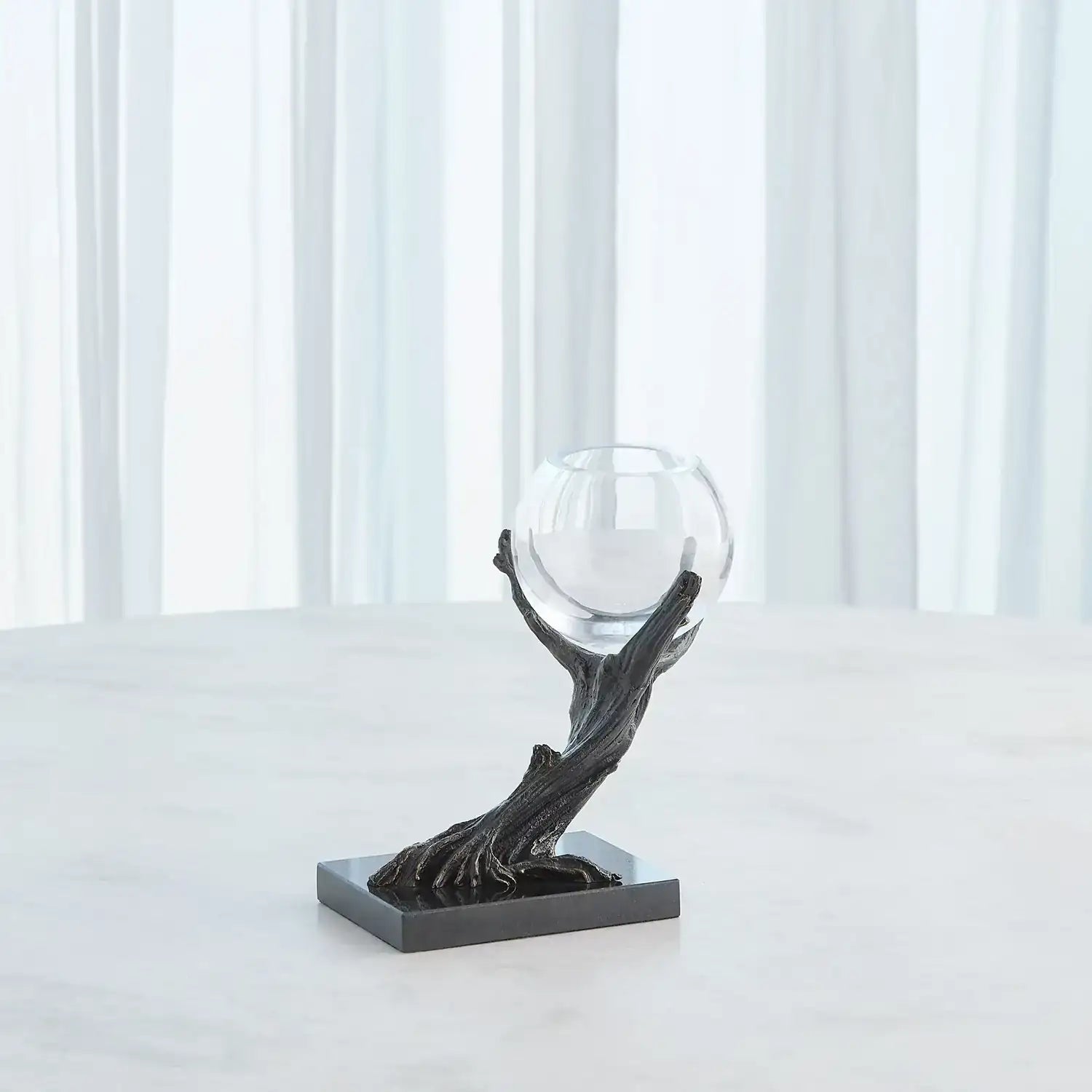 GLOBAL VIEWS MONTEREY VASE HOLDER - Decorative Accents