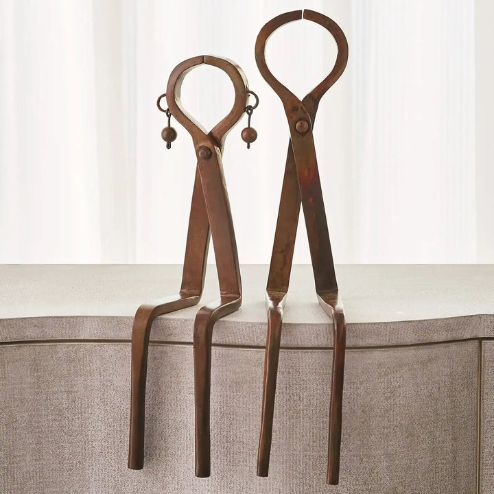 GLOBAL VIEWS IRON SITTING COUPLE - Decorative Accents