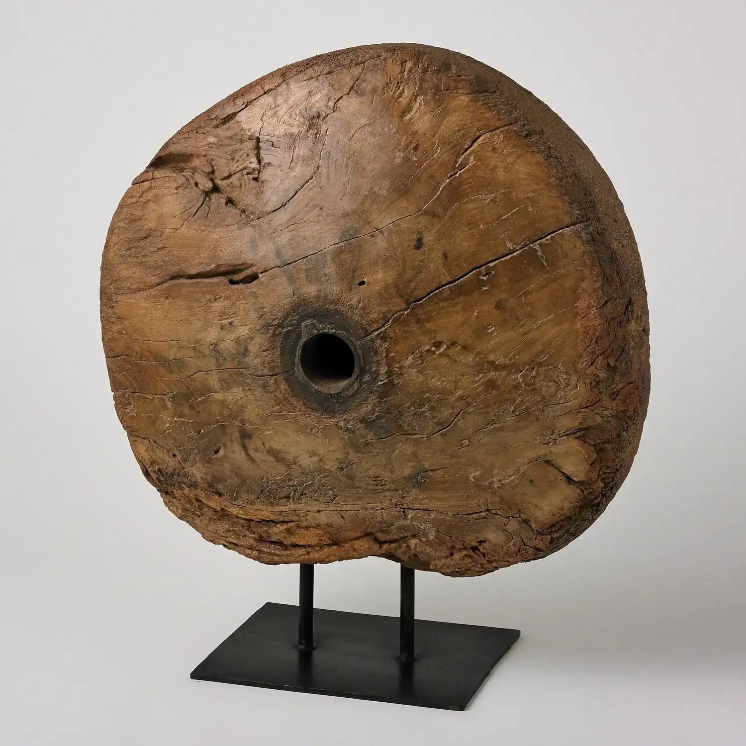 GLOBAL VIEWS ANTIQUE CART WHEEL ON STAND - Art