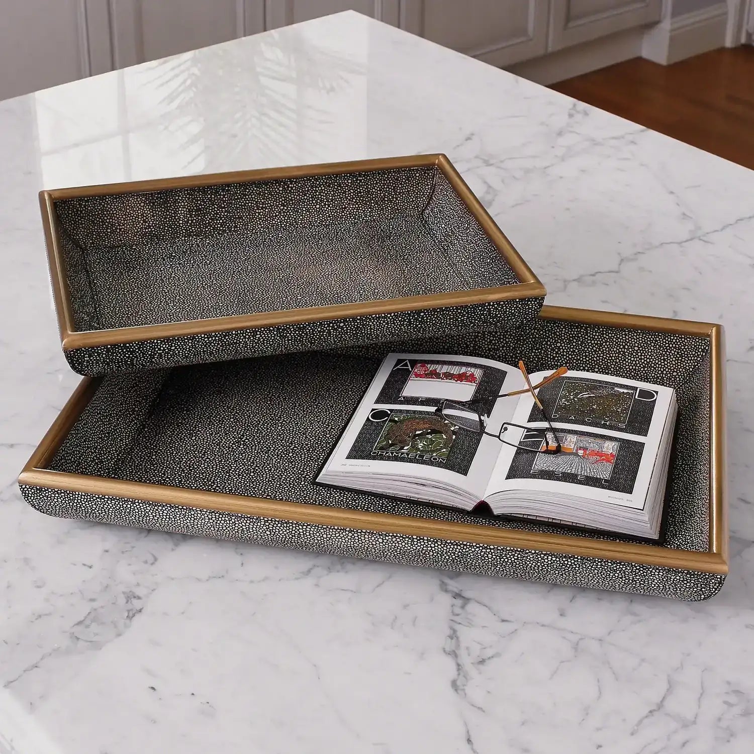 GLOBAL VIEWS CHURCHILL TRAY - Decorative Accents