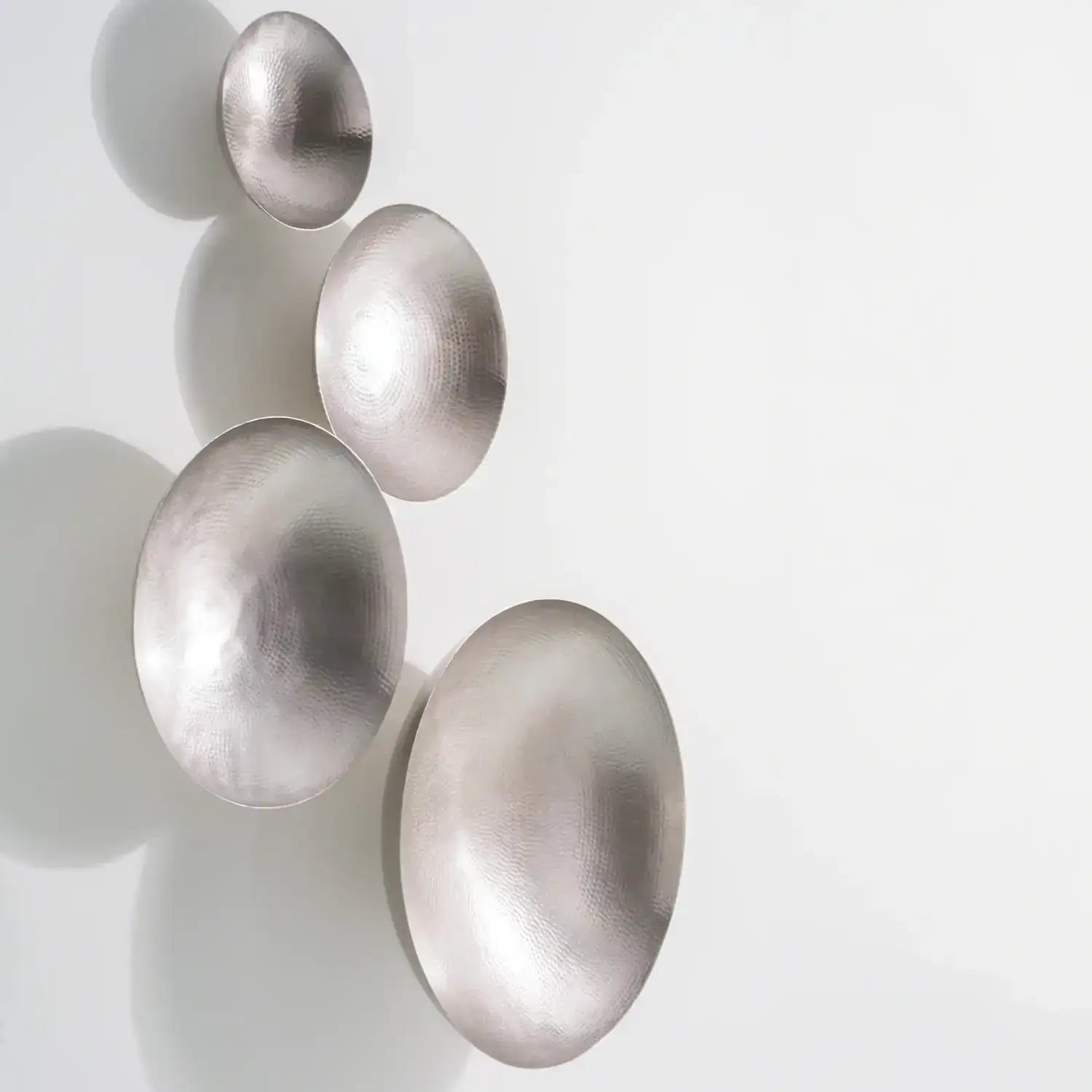GLOBAL VIEWS INDIRA WALL BOWL - Decorative Accents