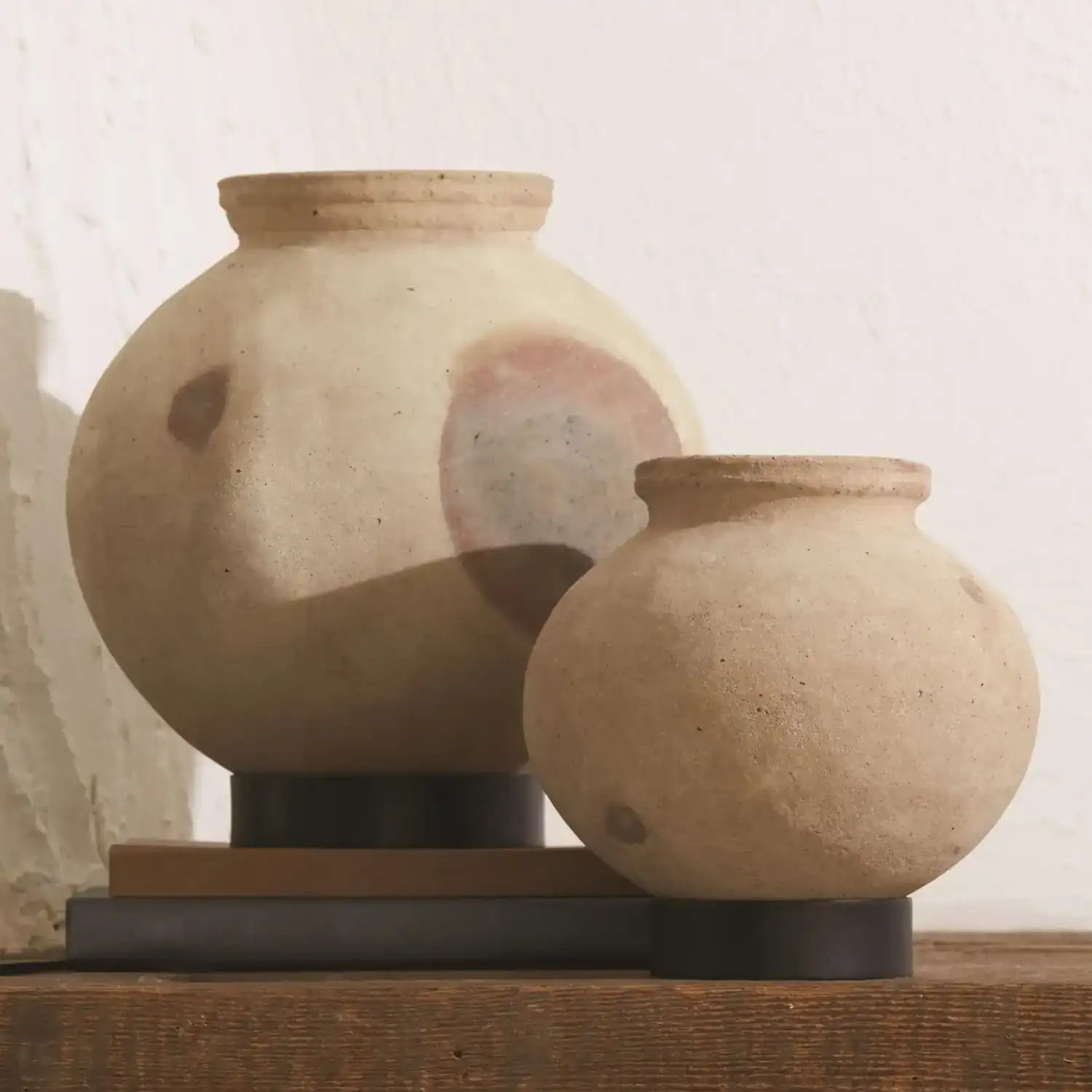 GLOBAL VIEWS DESERT WATER POT W/IRON BASE - Decorative Accents