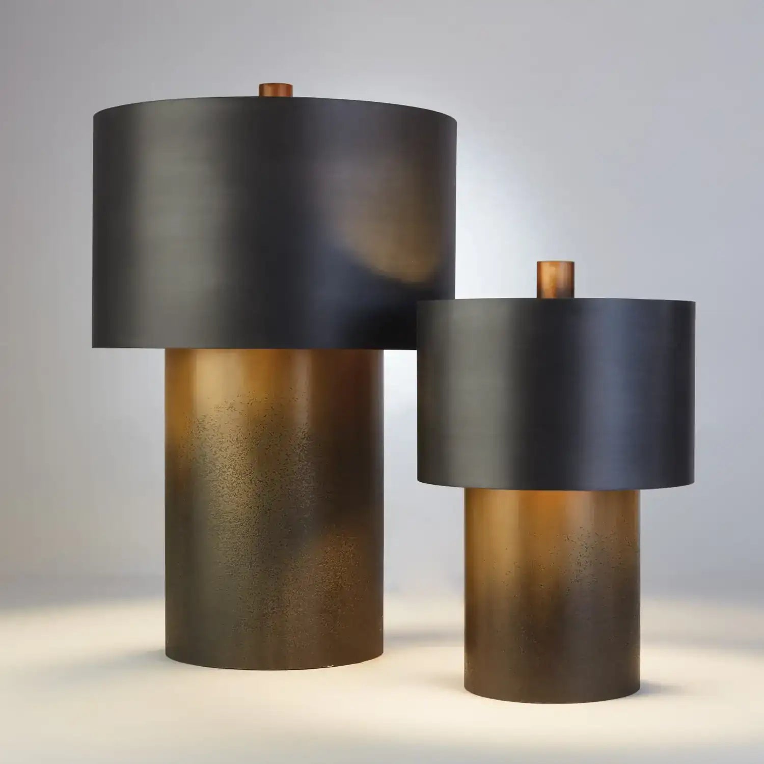 GLOBAL VIEWS, TORTOISE DRUM LAMP, TABLE LAMPS