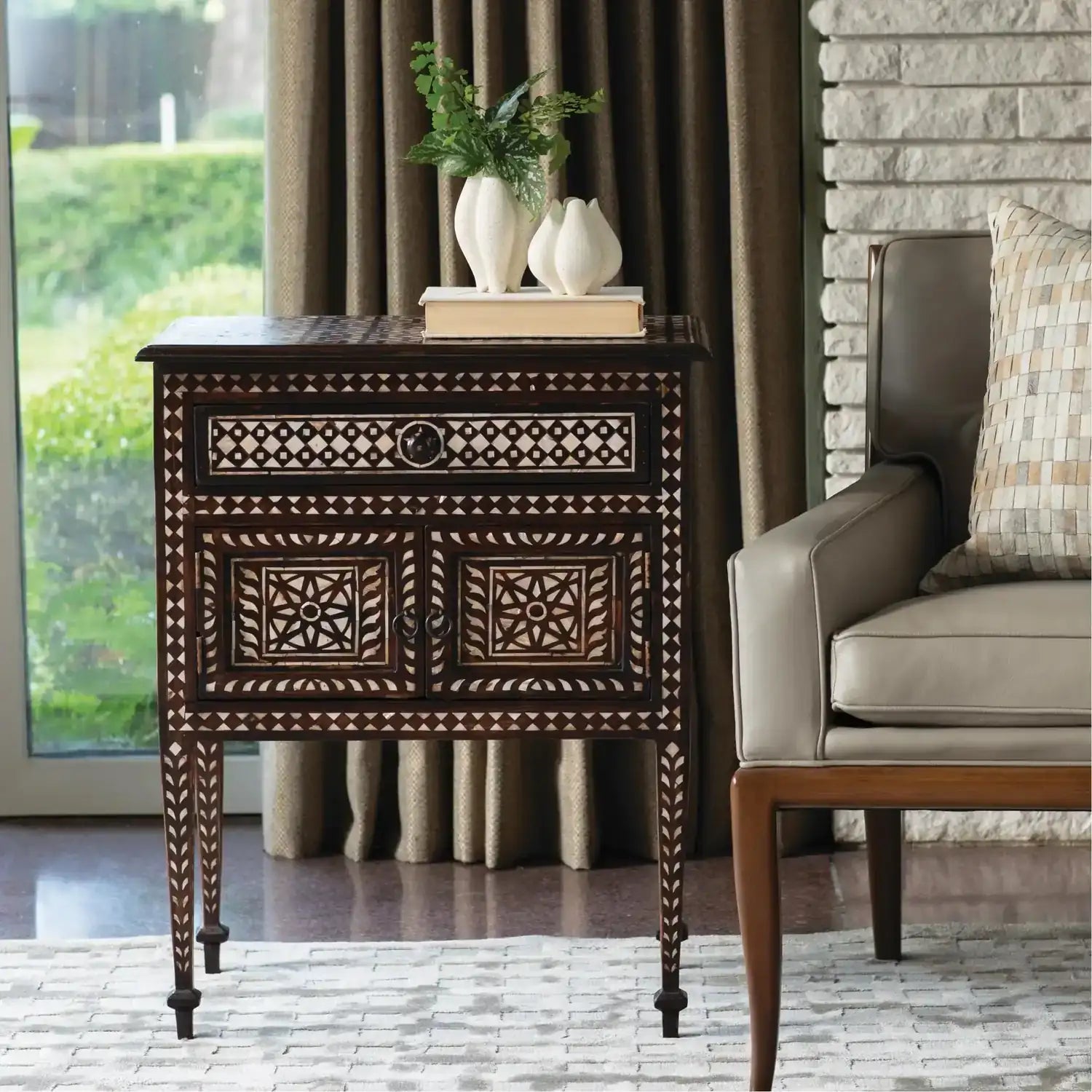 GLOBAL VIEWS BHAWANA CHEST - Beds