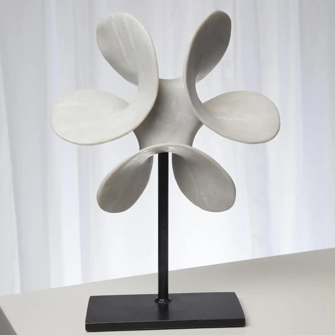 GLOBAL VIEWS PANKHUDEE SCULPTURE ON STAND - Decorative Accents