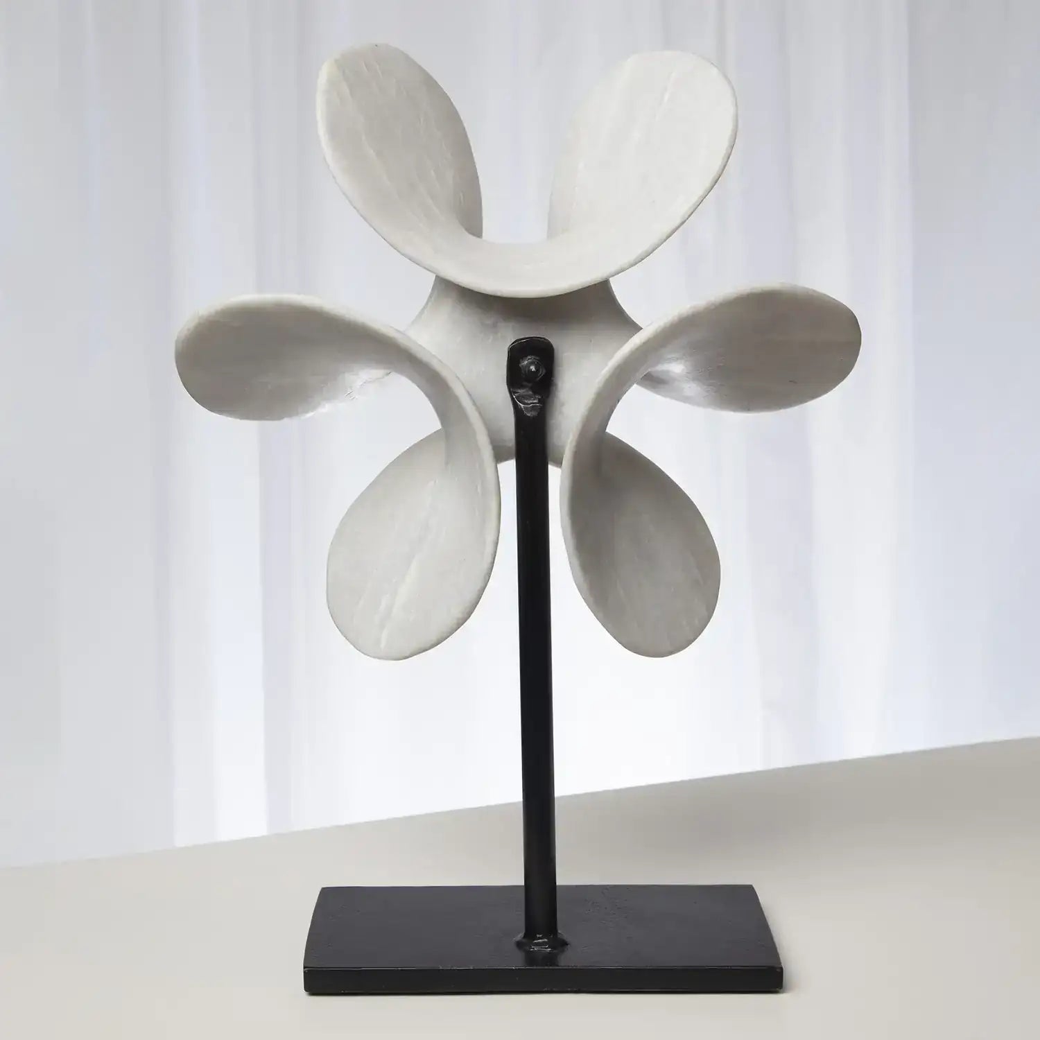 GLOBAL VIEWS PANKHUDEE SCULPTURE ON STAND - Decorative Accents