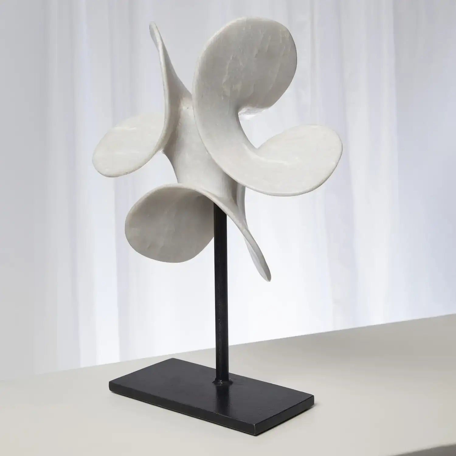 GLOBAL VIEWS PANKHUDEE SCULPTURE ON STAND - Decorative Accents