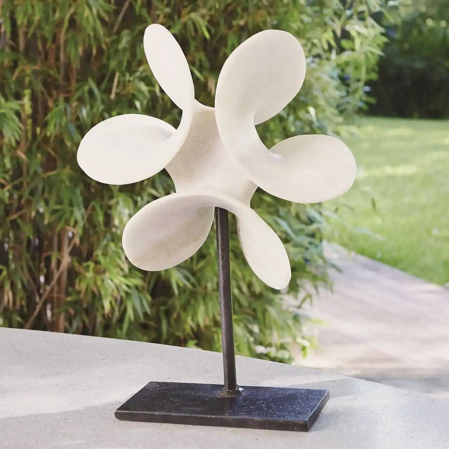 GLOBAL VIEWS PANKHUDEE SCULPTURE ON STAND - Decorative Accents