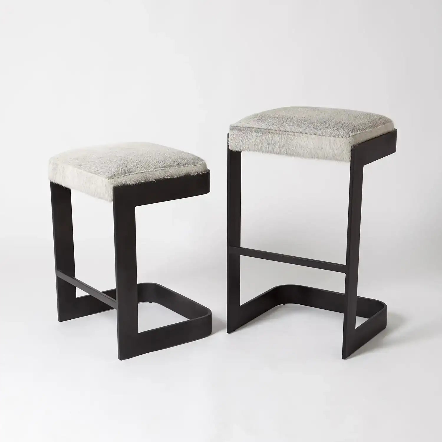 GLOBAL VIEWS REGAN LOW BAR STOOL W/GREY HAIR - Bar Stools