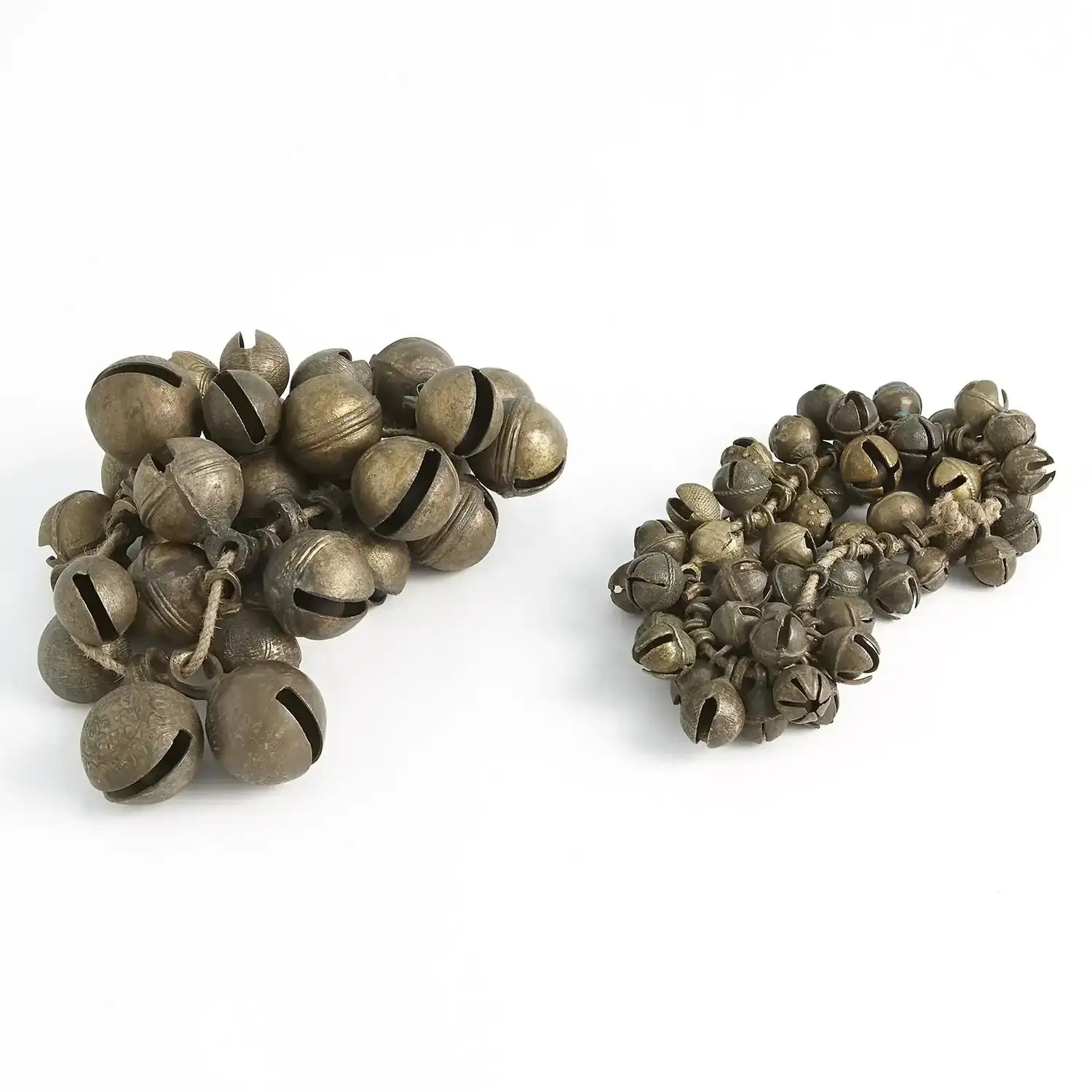 GLOBAL VIEWS BRASS BELL CLUSTER - Decorative Accents