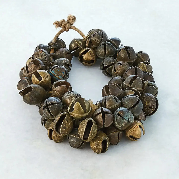 GLOBAL VIEWS BRASS BELL CLUSTER - Decorative Accents
