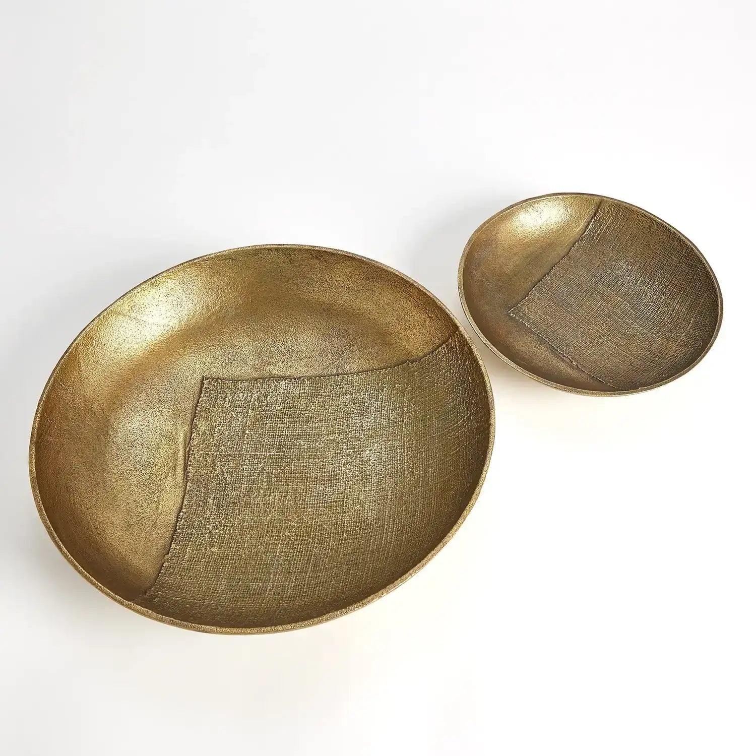 GLOBAL VIEWS LINEN ROUND TRAY - Decorative Accents