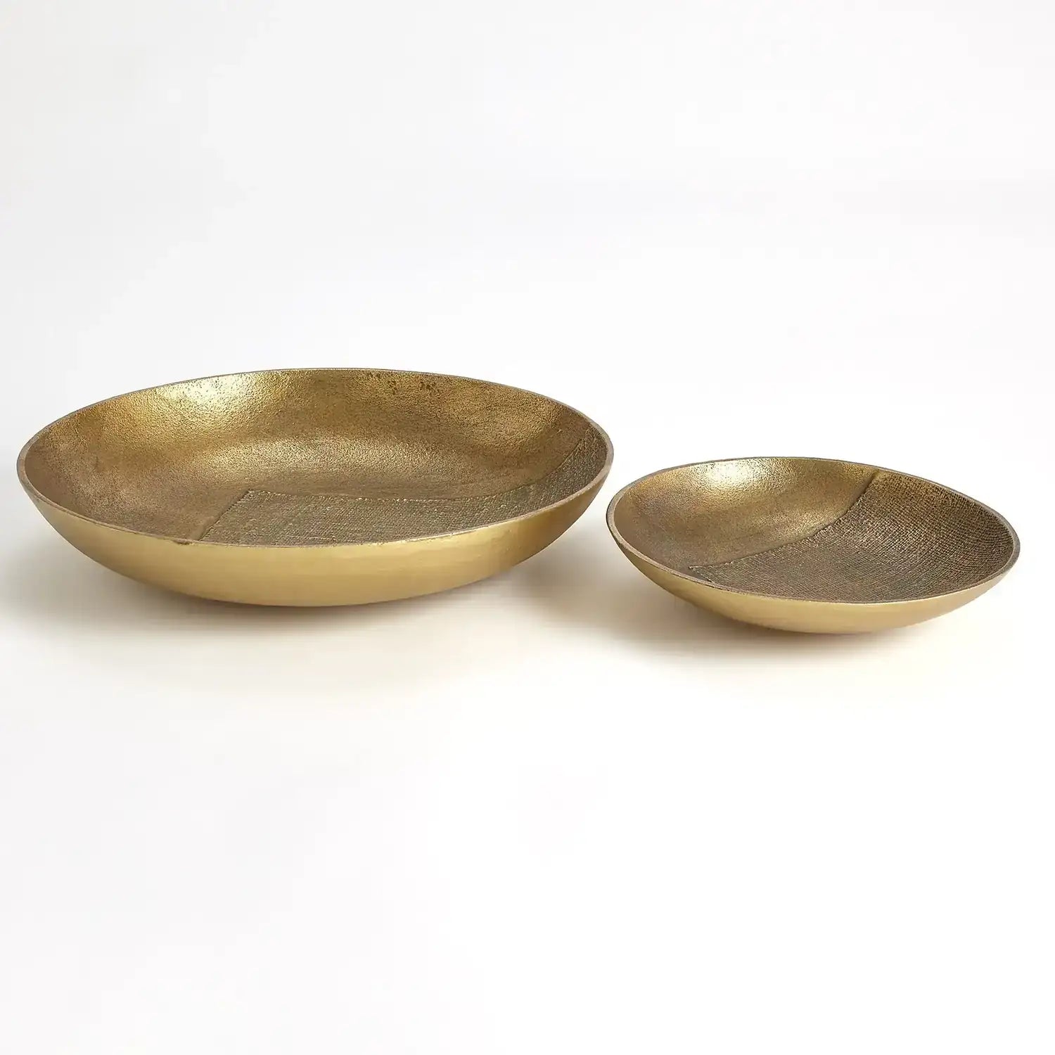 GLOBAL VIEWS LINEN ROUND TRAY - Decorative Accents