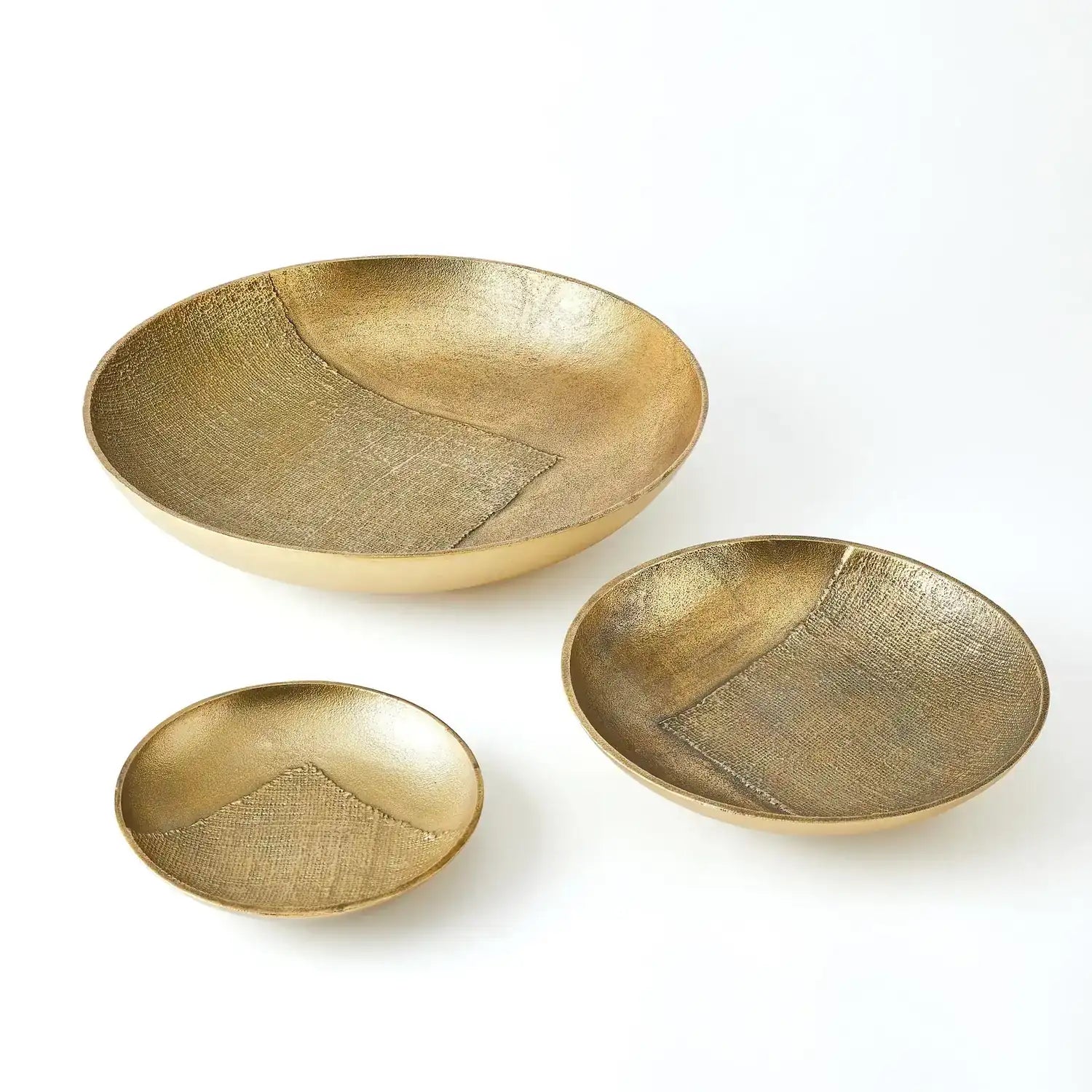 GLOBAL VIEWS LINEN ROUND TRAY - Decorative Accents