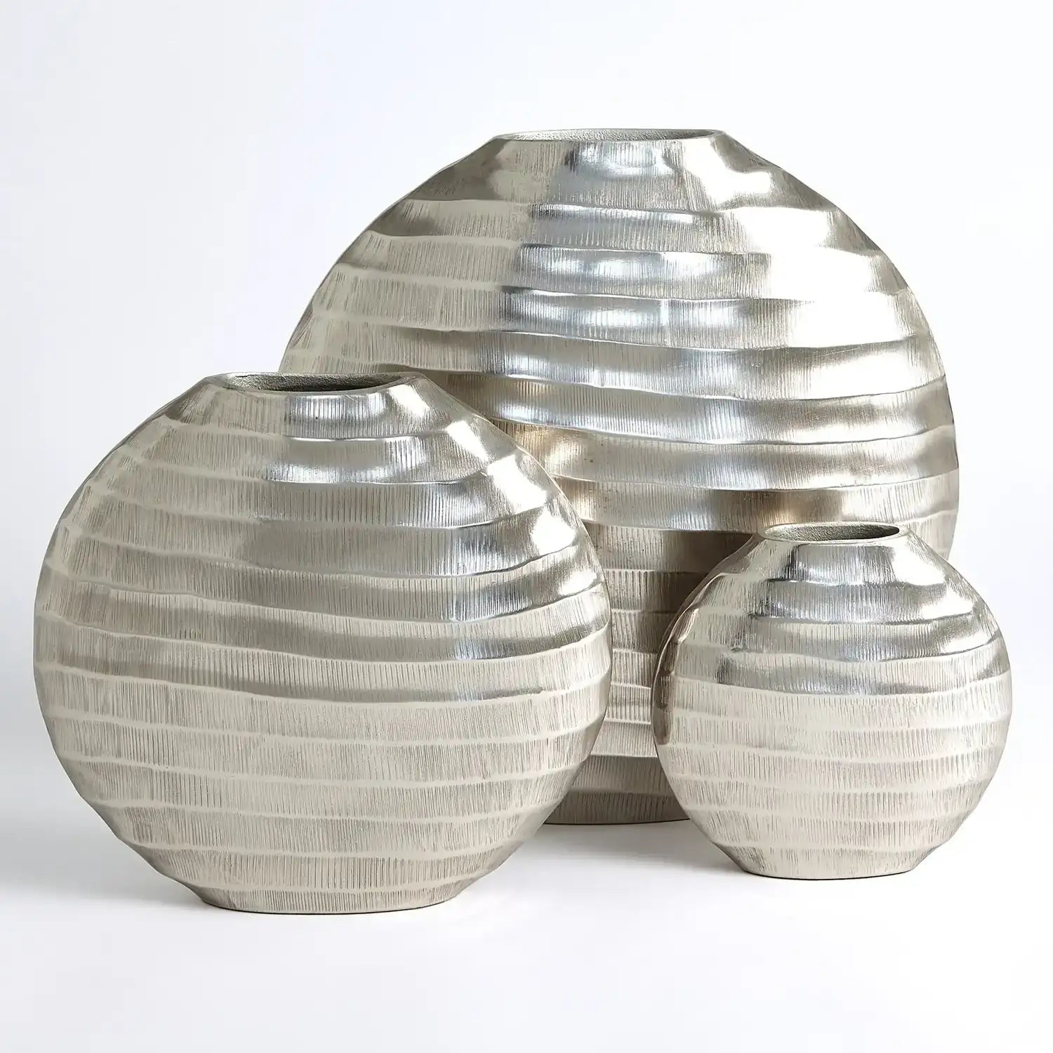 GLOBAL VIEWS CHASED OVAL VASE - Decorative Accents